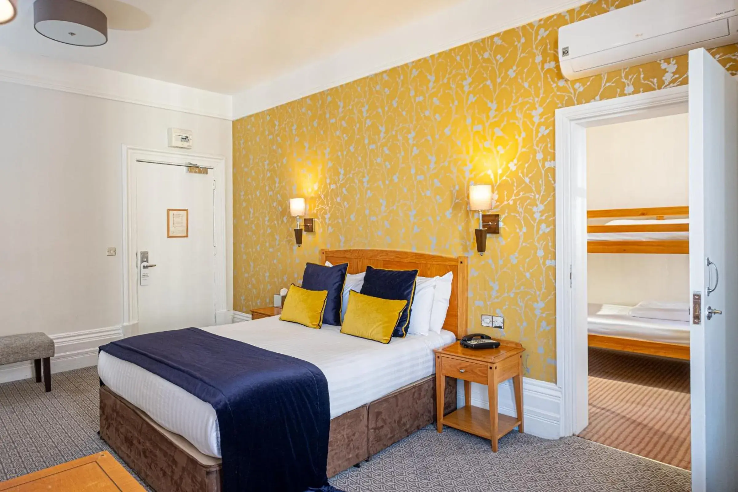 Standard Family Room with Air Conditioning in Durley Dean Standard Family Room with Air Conditioning in Durley Dean