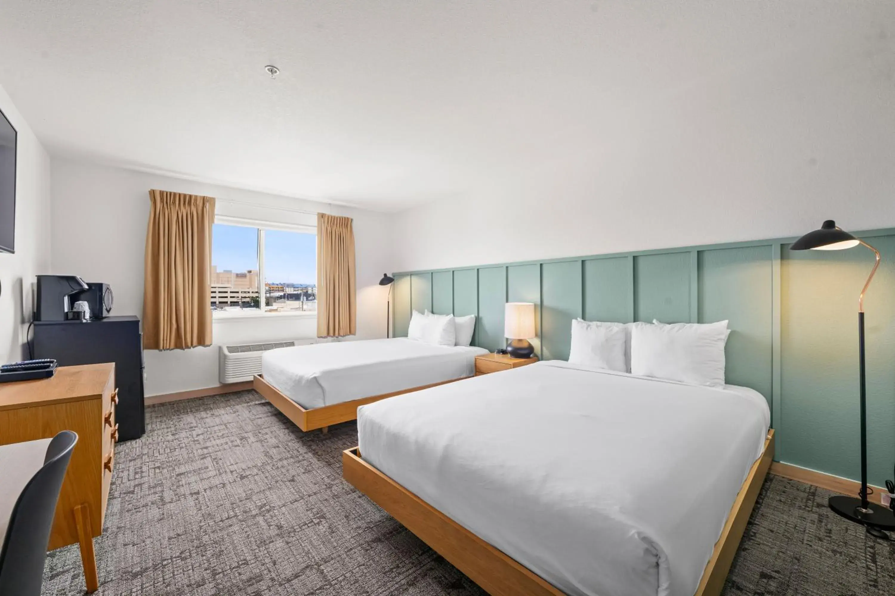 Queen Room with Two Queen Beds in River Inn at Seaside Queen Room with Two Queen Beds in River Inn at Seaside