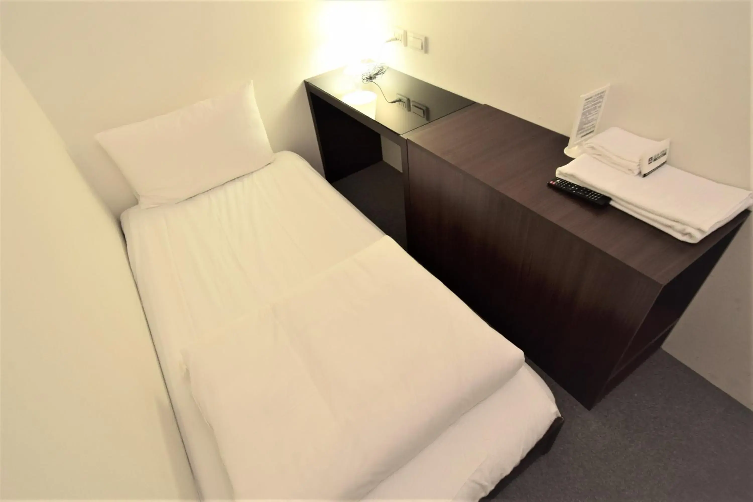 Single Room with Shared Shower and Toilet - single occupancy in Inn Cube - Ximen Single Room with Shared Shower and Toilet - single occupancy in Inn Cube - Ximen