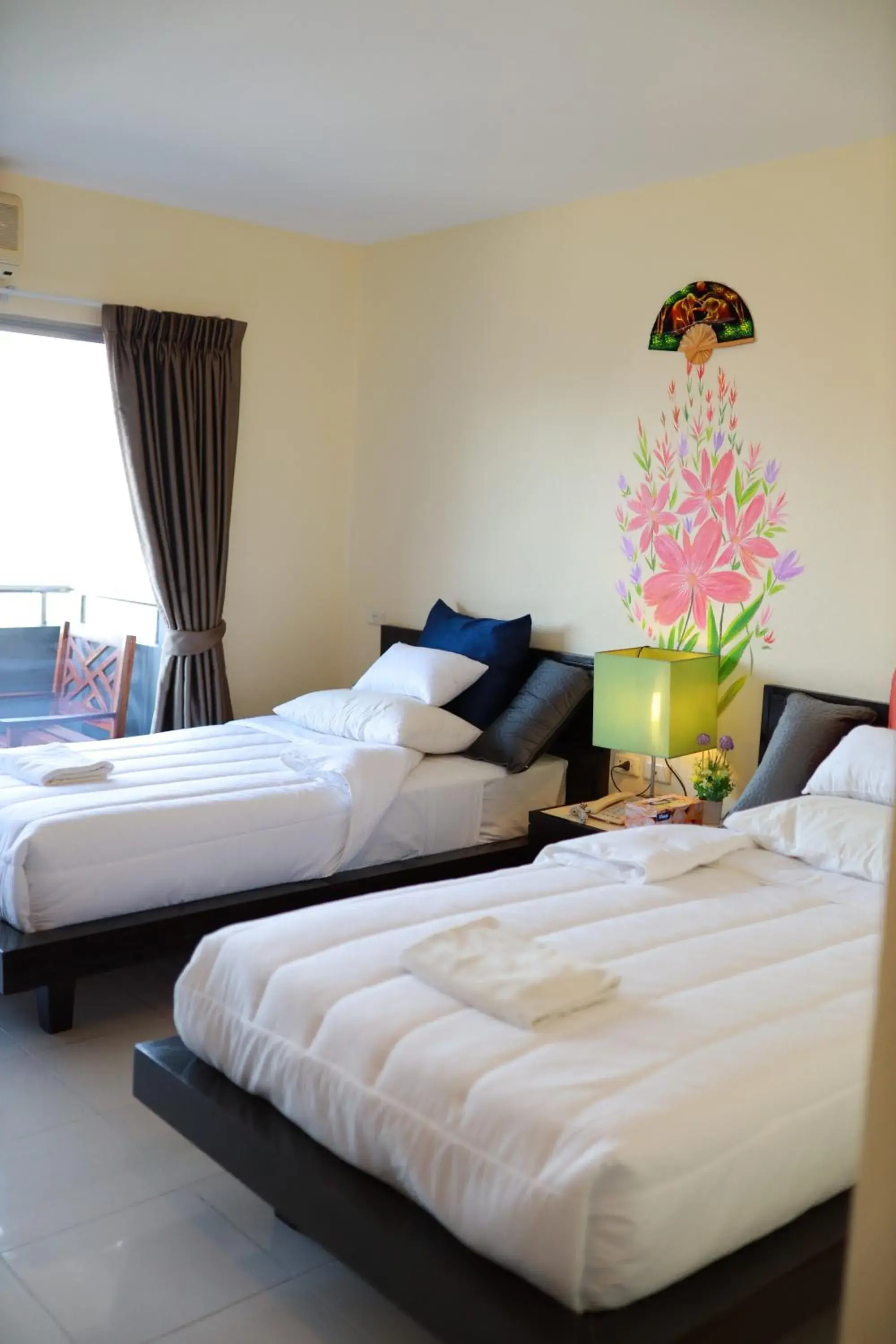 Twin Room with Pool View in TYCOON PLACE Garden 泰坤华裔酒店 Twin Room with Pool View in TYCOON PLACE Garden 泰坤华裔酒店
