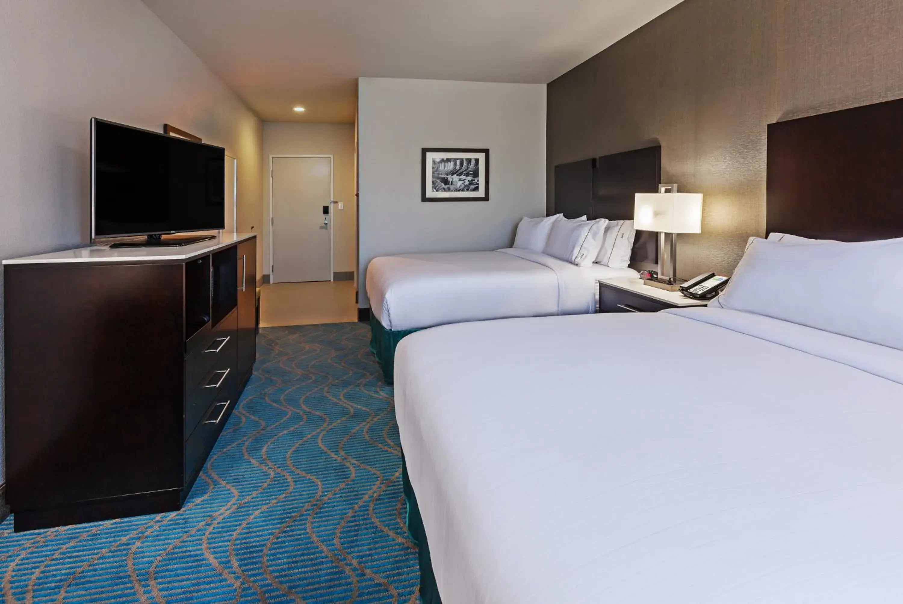 Standard Queen Room with Two Queen Beds in Holiday Inn Express and Suites Killeen-Fort Hood Area by IHG Standard Queen Room with Two Queen Beds in Holiday Inn Express and Suites Killeen-Fort Hood Area by IHG