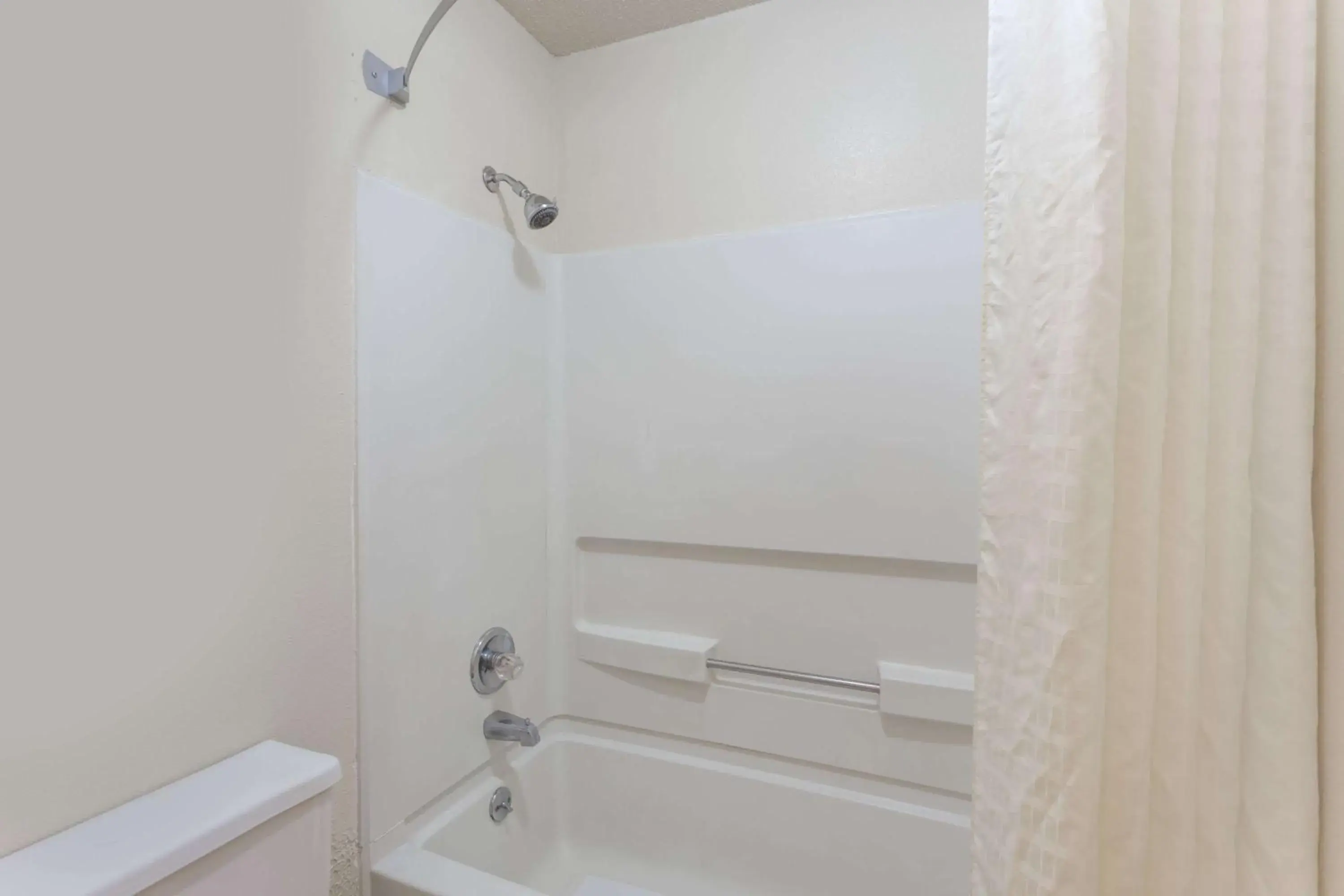 Western-Themed King Studio Suite with One King Bed and Jetted Tub - Non-Smoking in Super 8 by Wyndham Morris Western-Themed King Studio Suite with One King Bed and Jetted Tub - Non-Smoking in Super 8 by Wyndham Morris