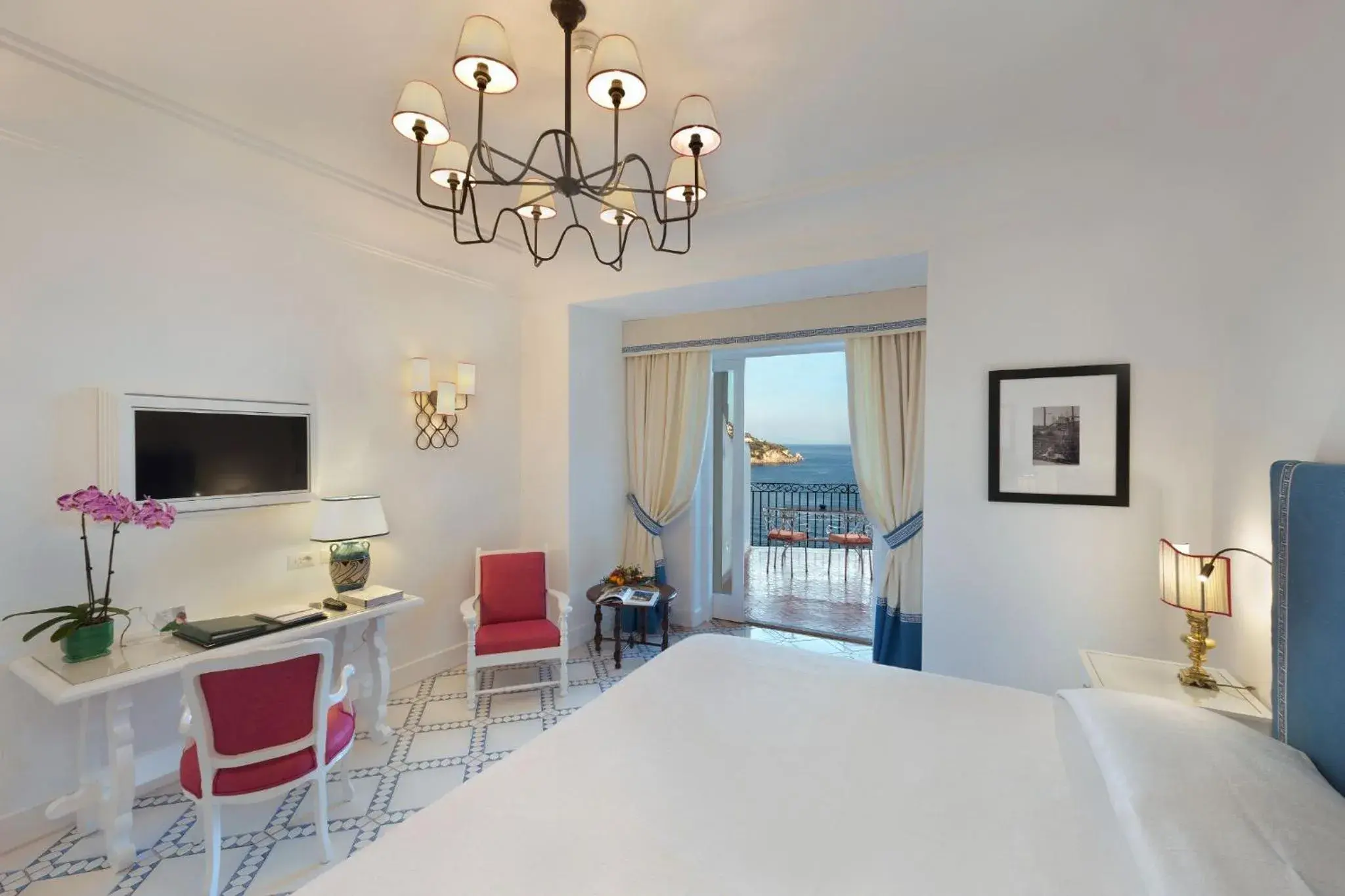 Deluxe Double or Twin Room with Terrace and Sea View in Il San Pietro di Positano Deluxe Double or Twin Room with Terrace and Sea View in Il San Pietro di Positano