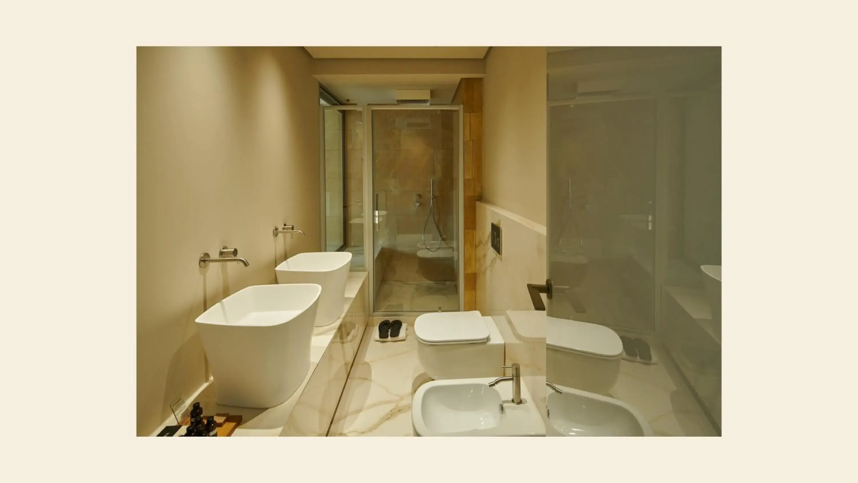 King Room with Spa Bath in Palazzo Sangiorgio King Room with Spa Bath in Palazzo Sangiorgio