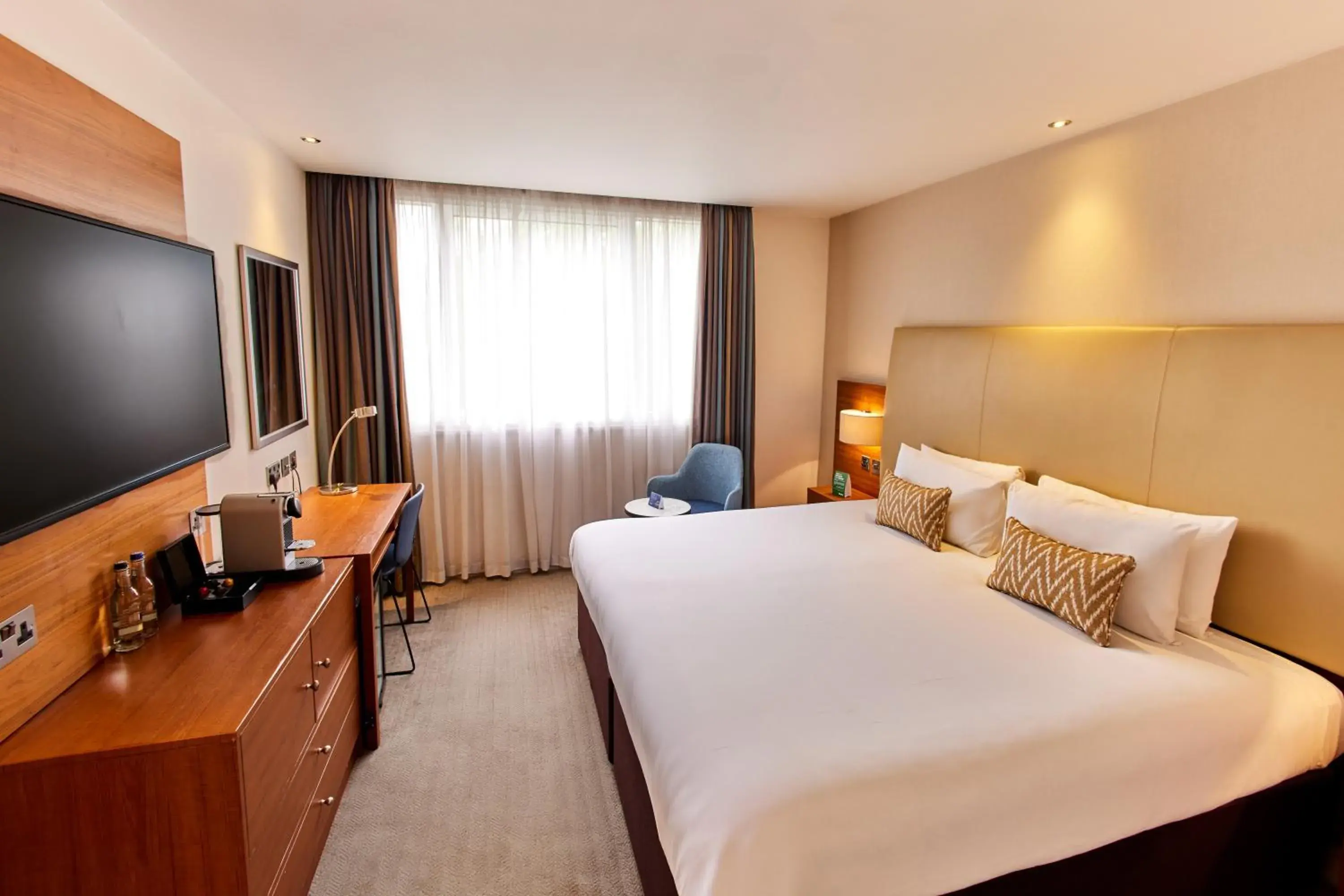 Deluxe King With Garden view in Thistle London Hyde Park Kensington Gardens Deluxe King With Garden view in Thistle London Hyde Park Kensington Gardens