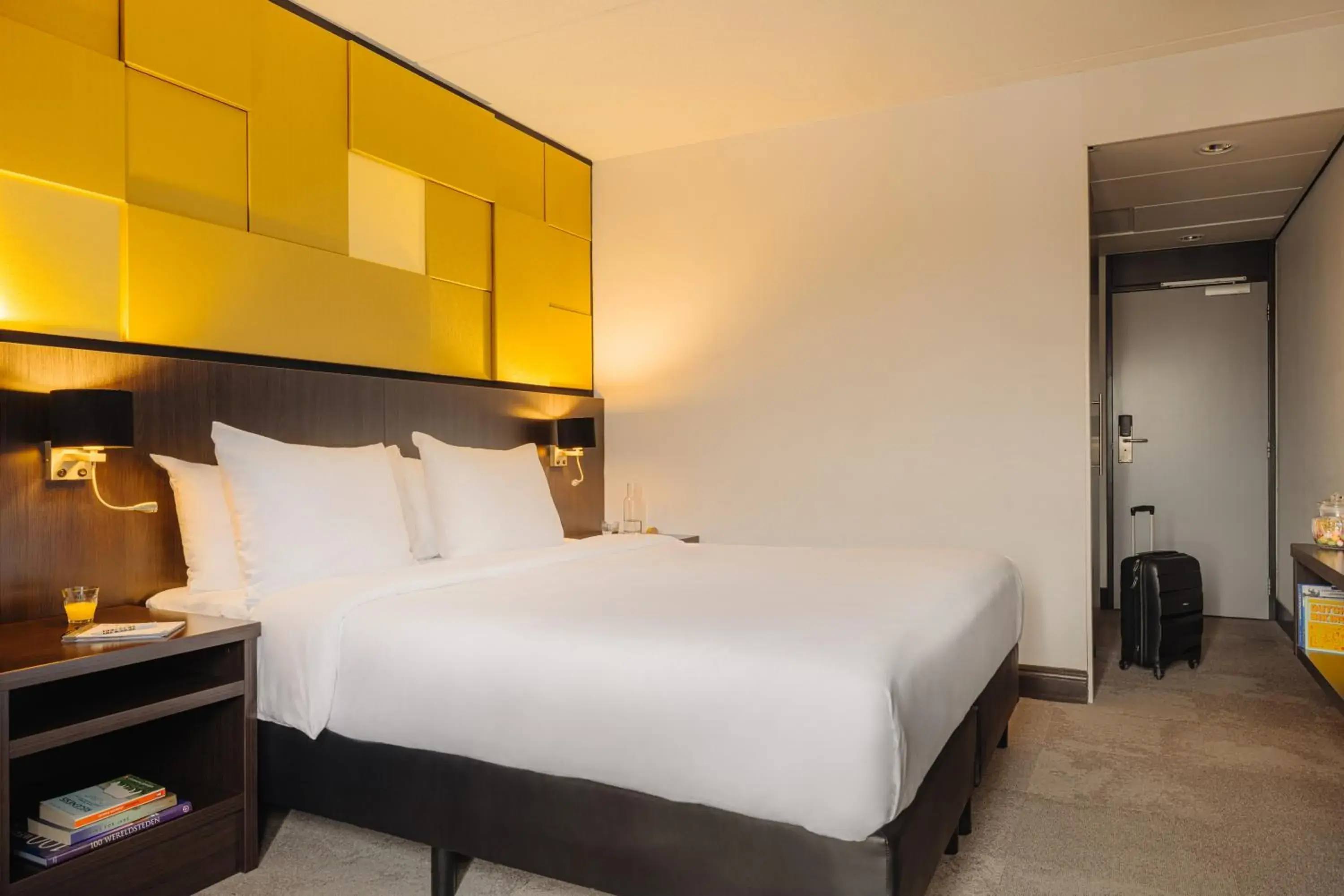 Comfort Room 1 Double Bed Balcony in Leonardo Oranje Hotel Leeuwarden Comfort Room 1 Double Bed Balcony in Leonardo Oranje Hotel Leeuwarden