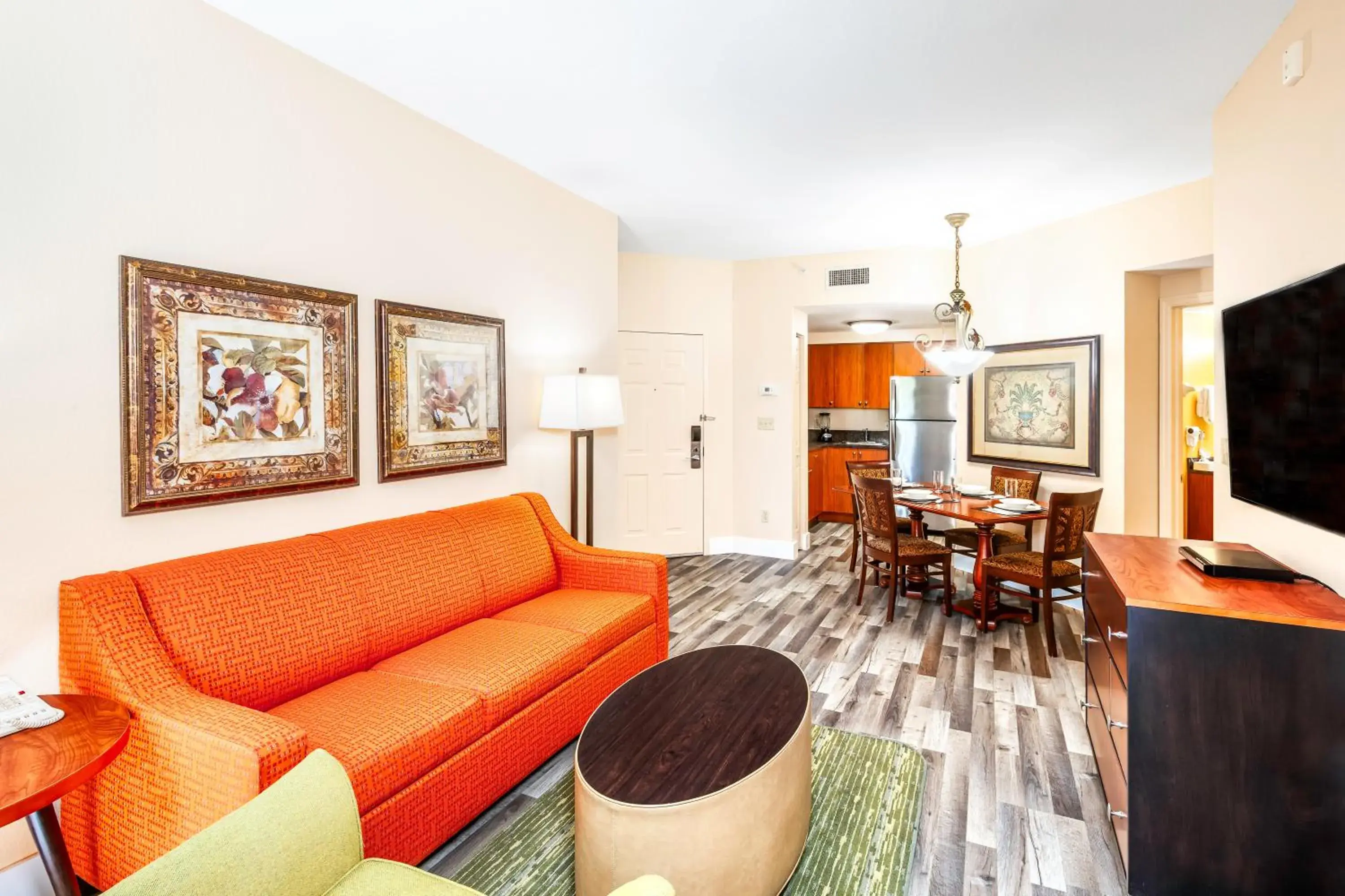 Luxury One-Bedroom Queen Suite in Mizner Place at Weston Town Center, Fort Lauderdale Luxury One-Bedroom Queen Suite in Mizner Place at Weston Town Center, Fort Lauderdale