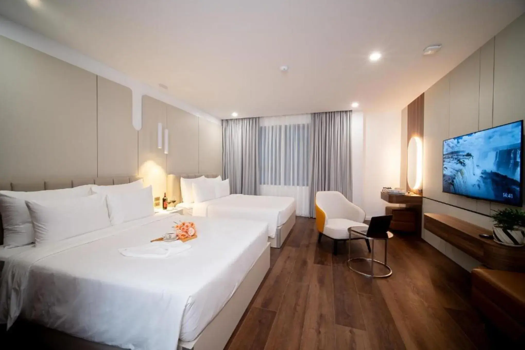 Superior Quadruple Room in Danitel Halong Superior Quadruple Room in Danitel Halong