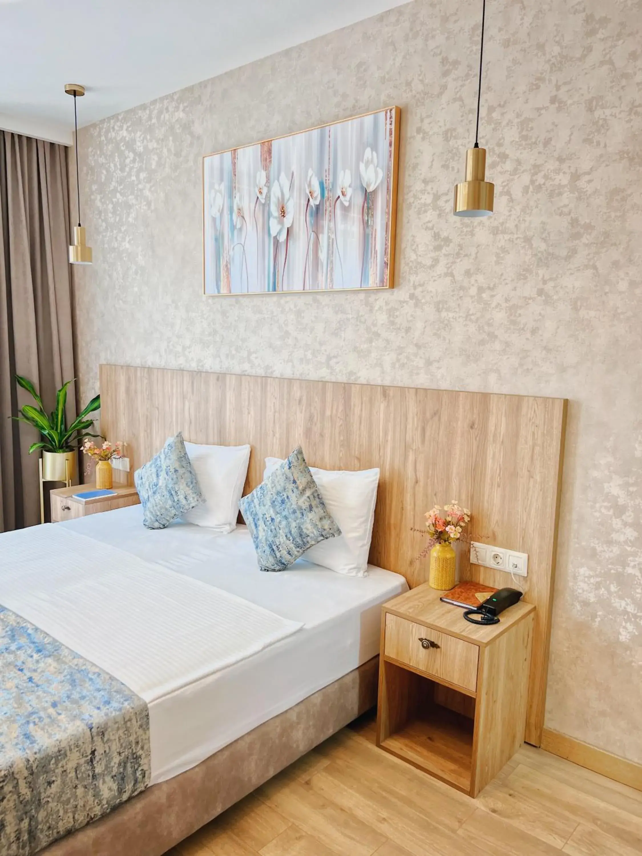 Deluxe Double Room with Balcony in Hotel DownTown Avlabari Deluxe Double Room with Balcony in Hotel DownTown Avlabari