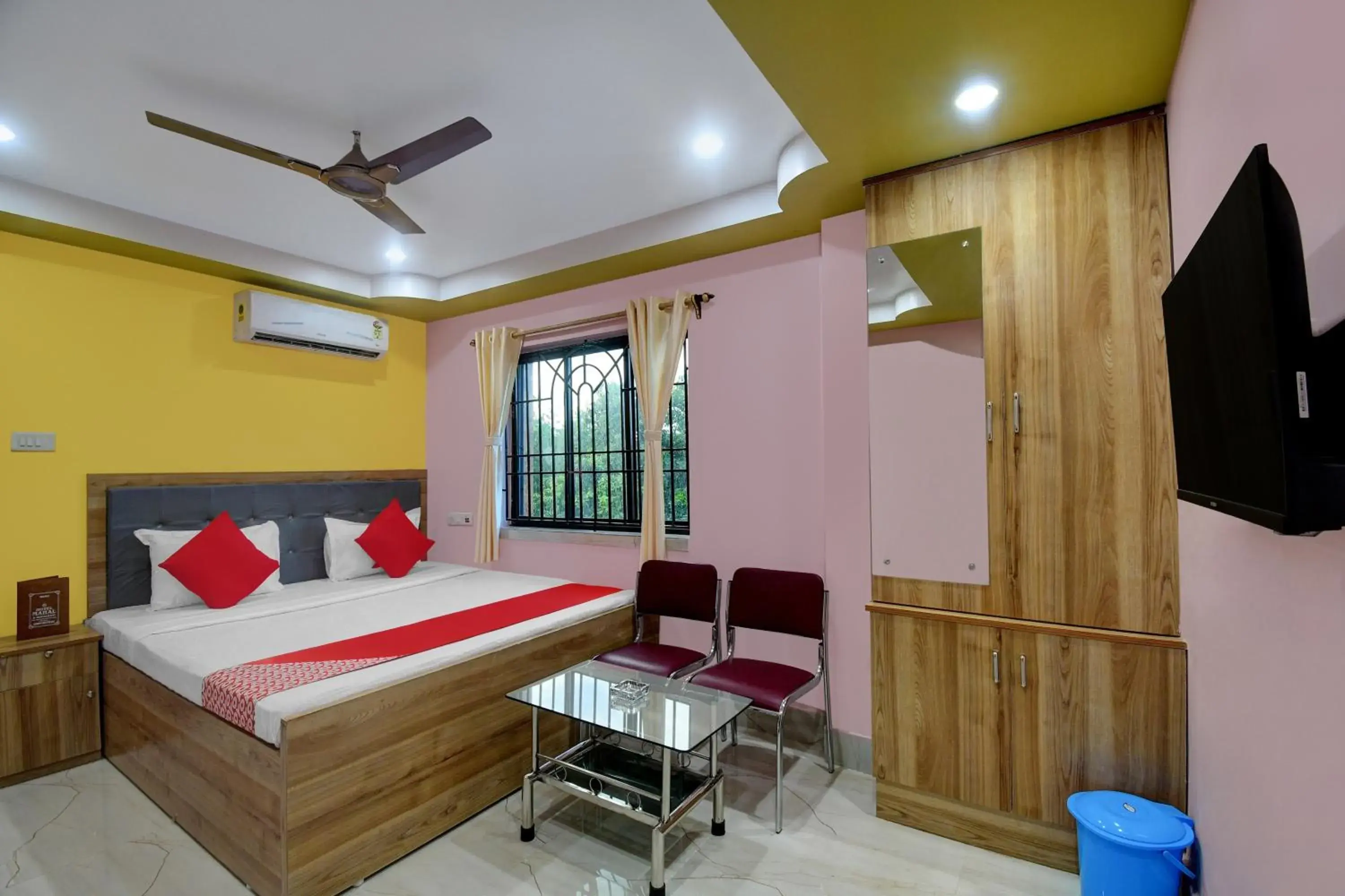 Classic Triple Room - single occupancy in Hotel O Mahal And Restaurant Kanchrapara Classic Triple Room - single occupancy in Hotel O Mahal And Restaurant Kanchrapara