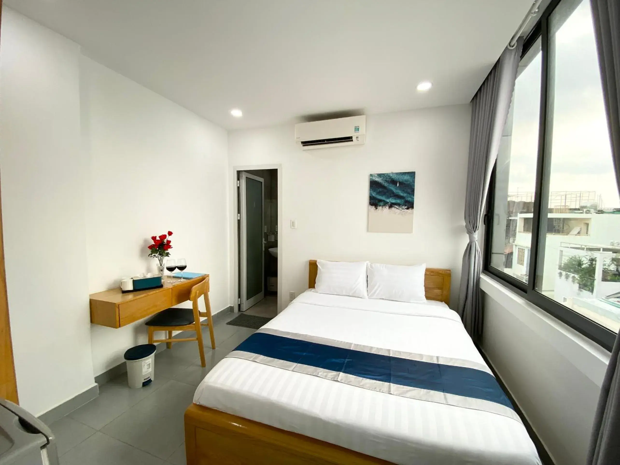 Deluxe Queen Room - single occupancy in Home Away Minh Khai - Serviced Apartment Deluxe Queen Room - single occupancy in Home Away Minh Khai - Serviced Apartment