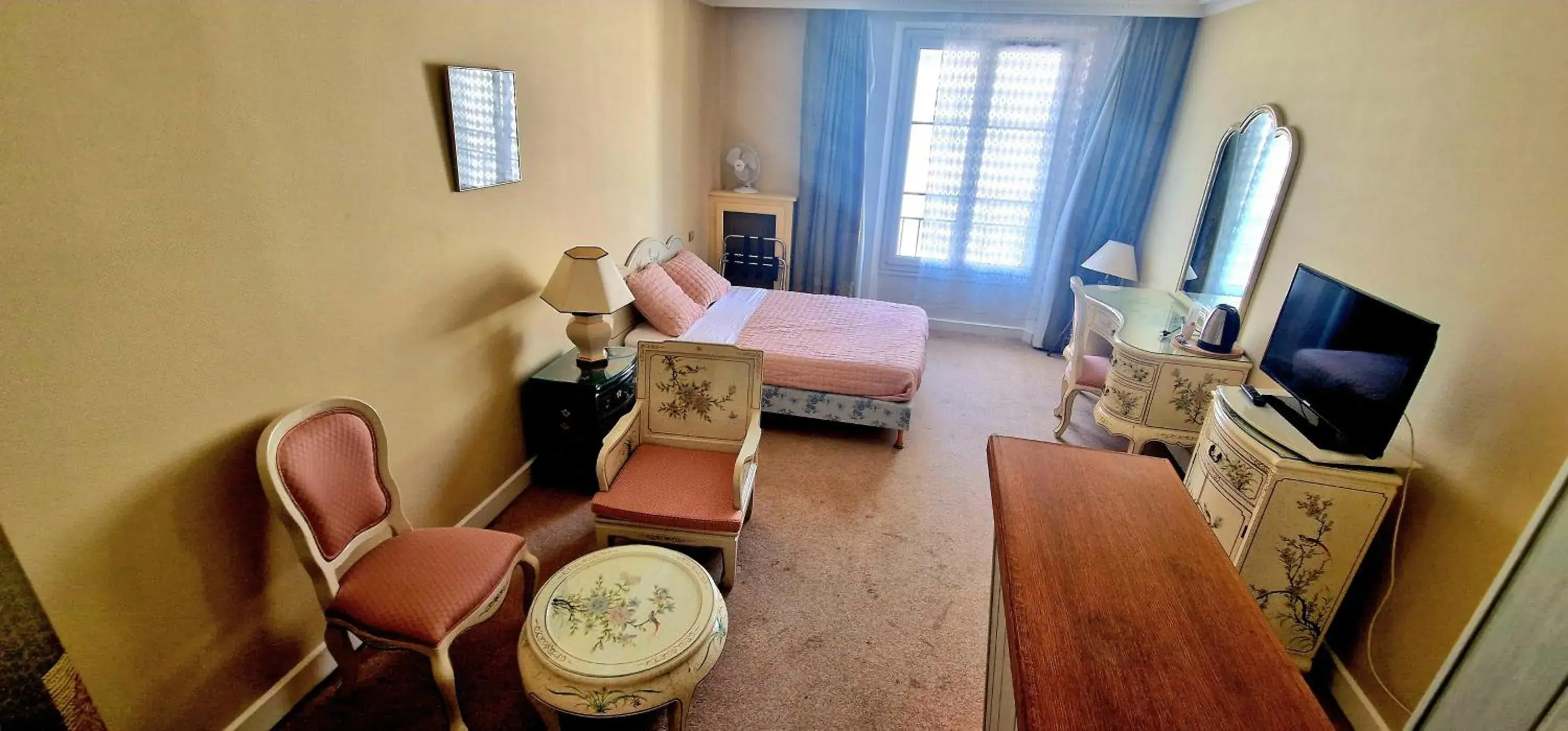 Suite with City View in Hôtel de la cloche Suite with City View in Hôtel de la cloche