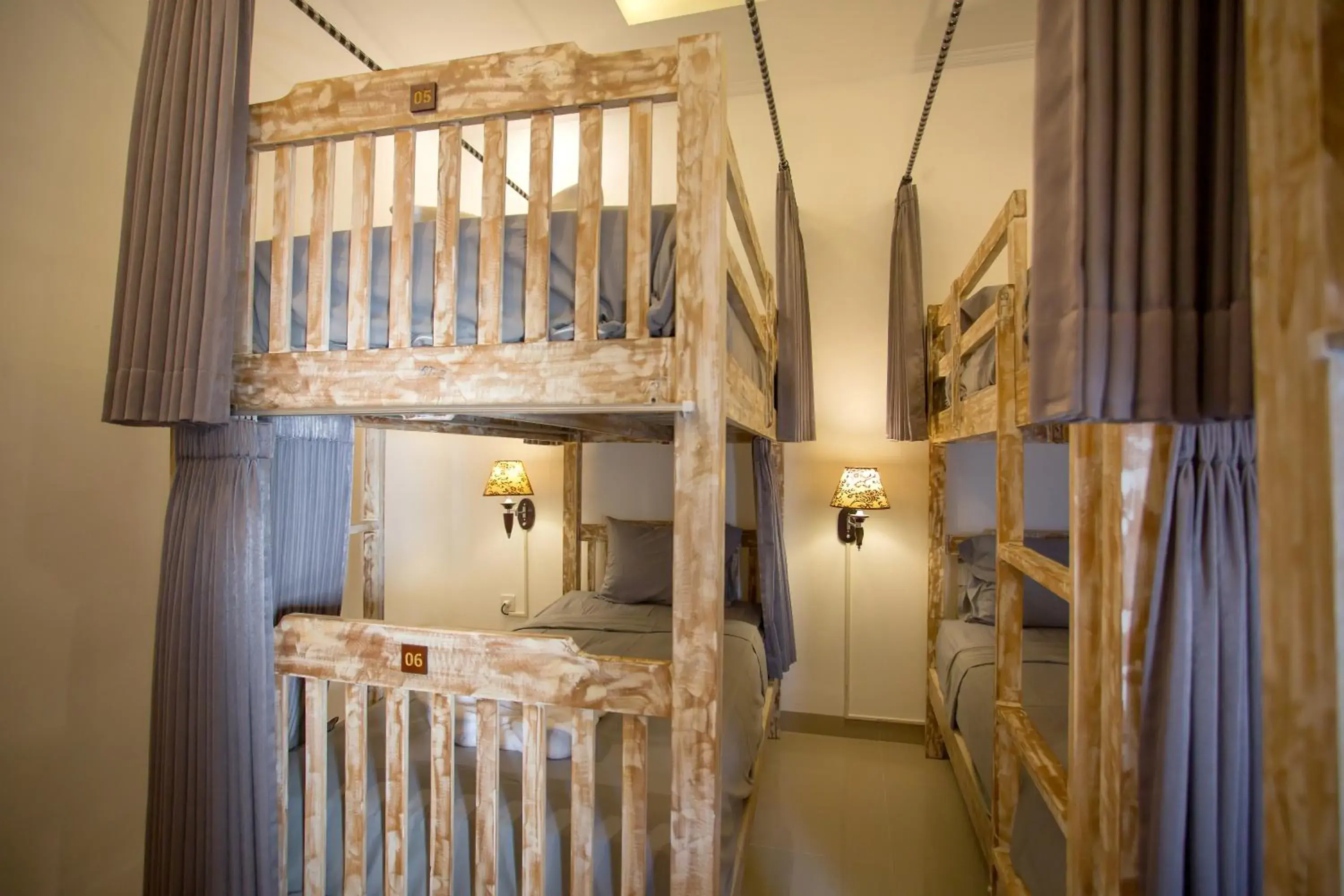 4-Bed Mixed Dormitory Room in Seven Angels Villa and Hostel 4-Bed Mixed Dormitory Room in Seven Angels Villa and Hostel