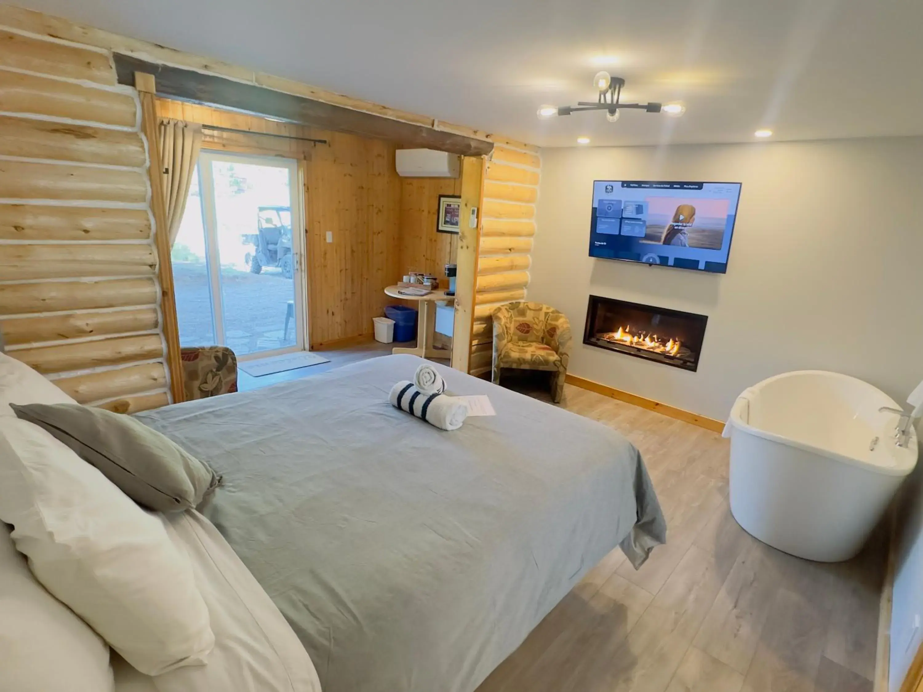 Deluxe Double Room in Auberge Du Vieux Moulin Deluxe Double Room in Auberge Du Vieux Moulin