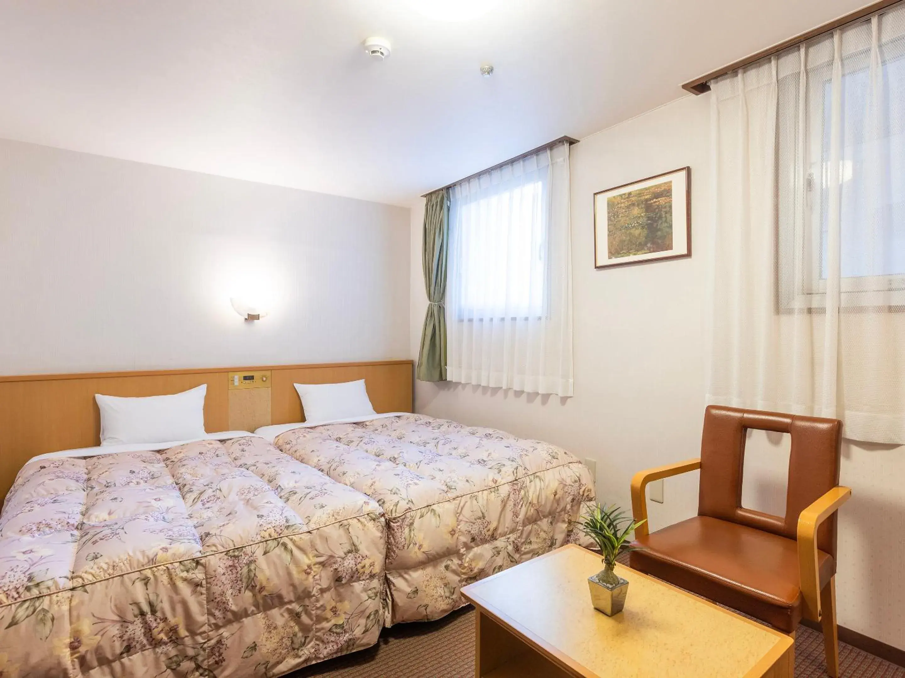 Comfort Twin Room - single occupancy - Non-Smoking in Nagoya Crown Hotel Comfort Twin Room - single occupancy - Non-Smoking in Nagoya Crown Hotel