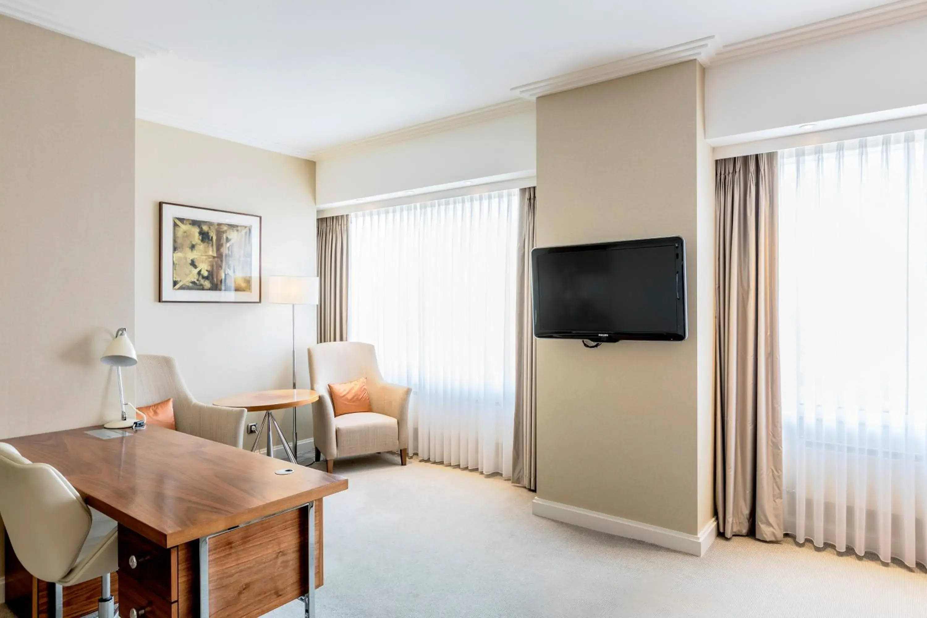 Superior View Junior Suite in Hotel Okura Amsterdam – The Leading Hotels of the World Superior View Junior Suite in Hotel Okura Amsterdam – The Leading Hotels of the World