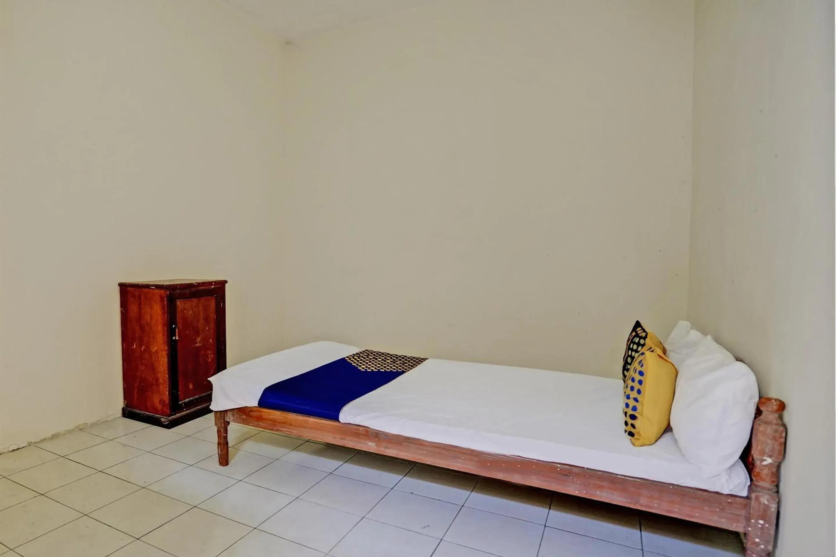 Budget Double Room in Hotel O Sunyoto Homestay Syariah Budget Double Room in Hotel O Sunyoto Homestay Syariah