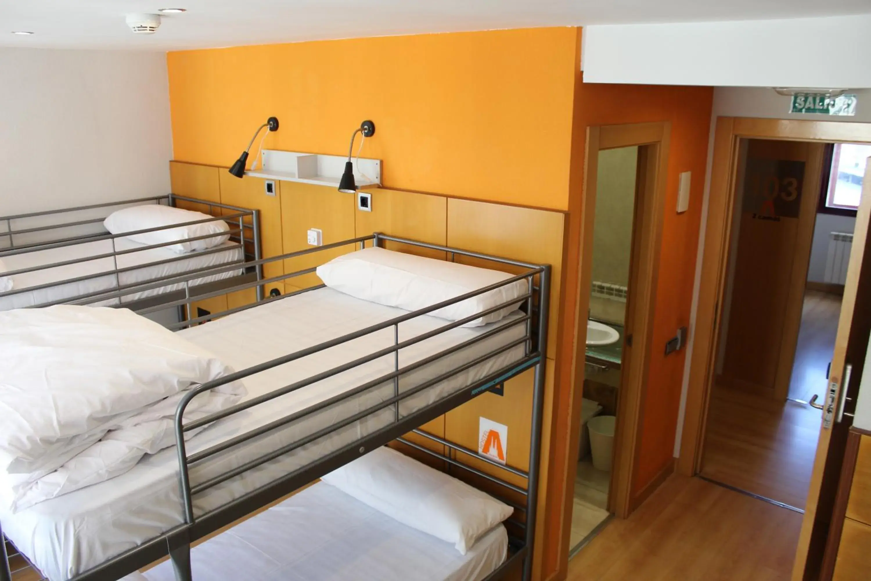 Bunk Bed in Female Dormitory Room in Mola! Hostel Burgos Bunk Bed in Female Dormitory Room in Mola! Hostel Burgos