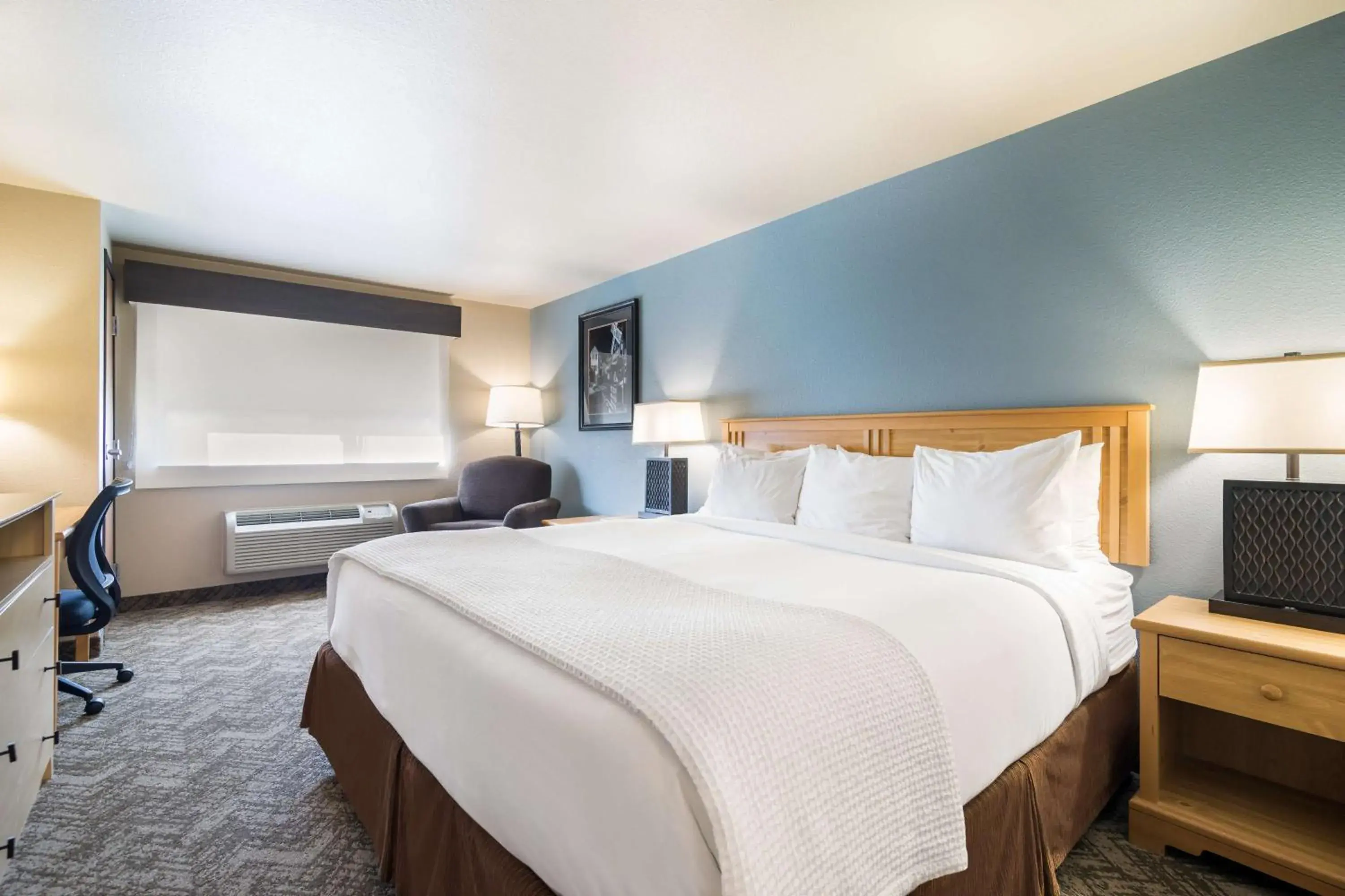 King Room - Non-Smoking in Best Western Golden Spike Inn & Suites King Room - Non-Smoking in Best Western Golden Spike Inn & Suites