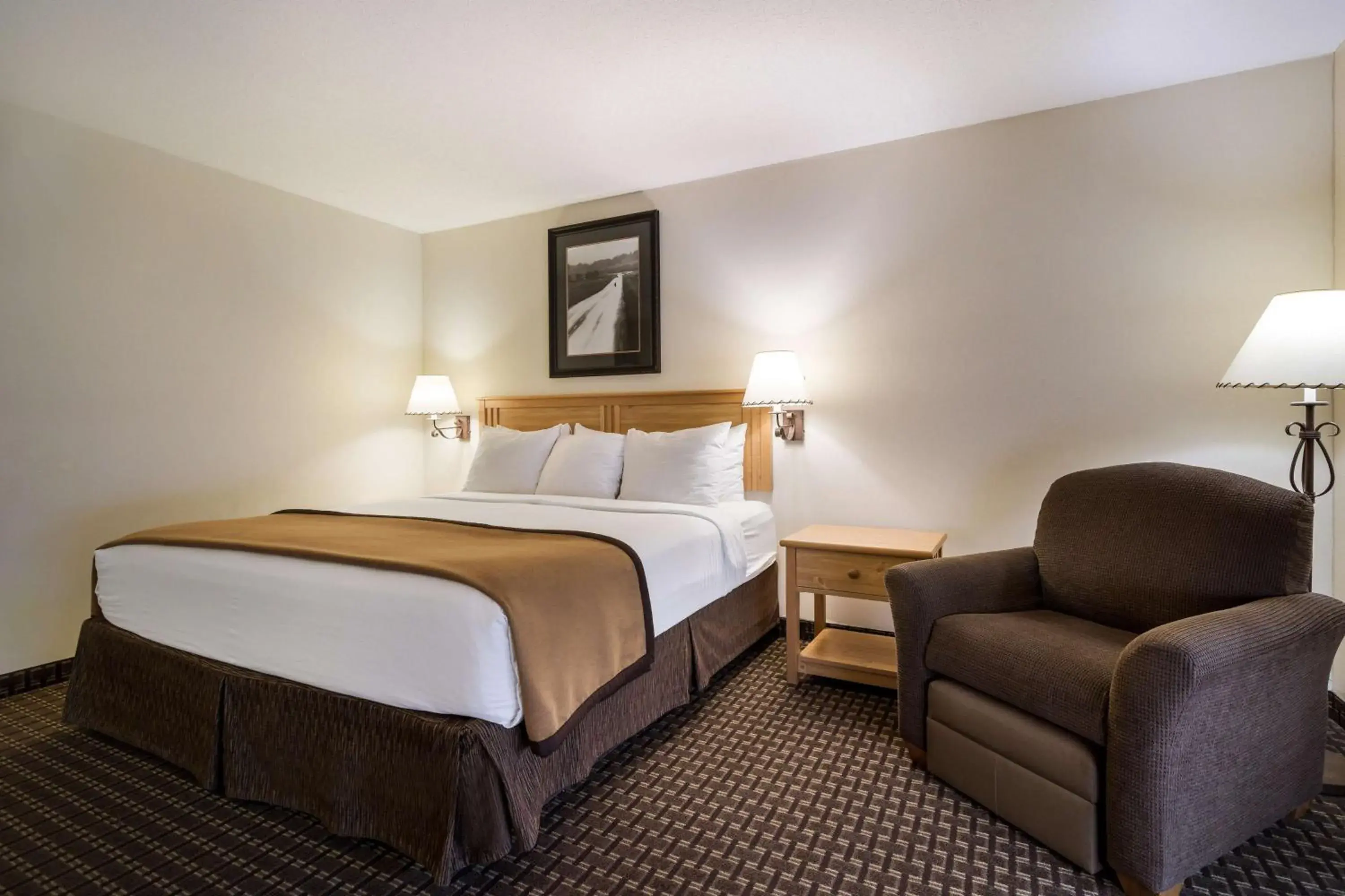 King Room with Bathtub - Disability Access/Non-Smoking in Best Western Golden Spike Inn & Suites King Room with Bathtub - Disability Access/Non-Smoking in Best Western Golden Spike Inn & Suites