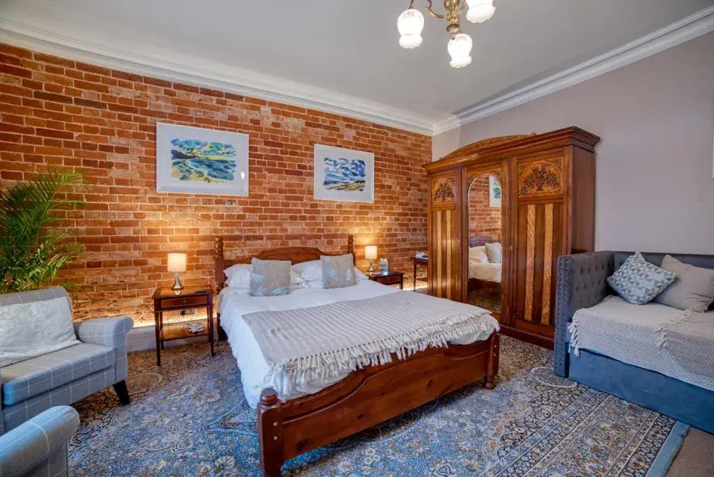 Deluxe Double Room (2 Adults + 1 Child) in The Grove Cromer Deluxe Double Room (2 Adults + 1 Child) in The Grove Cromer