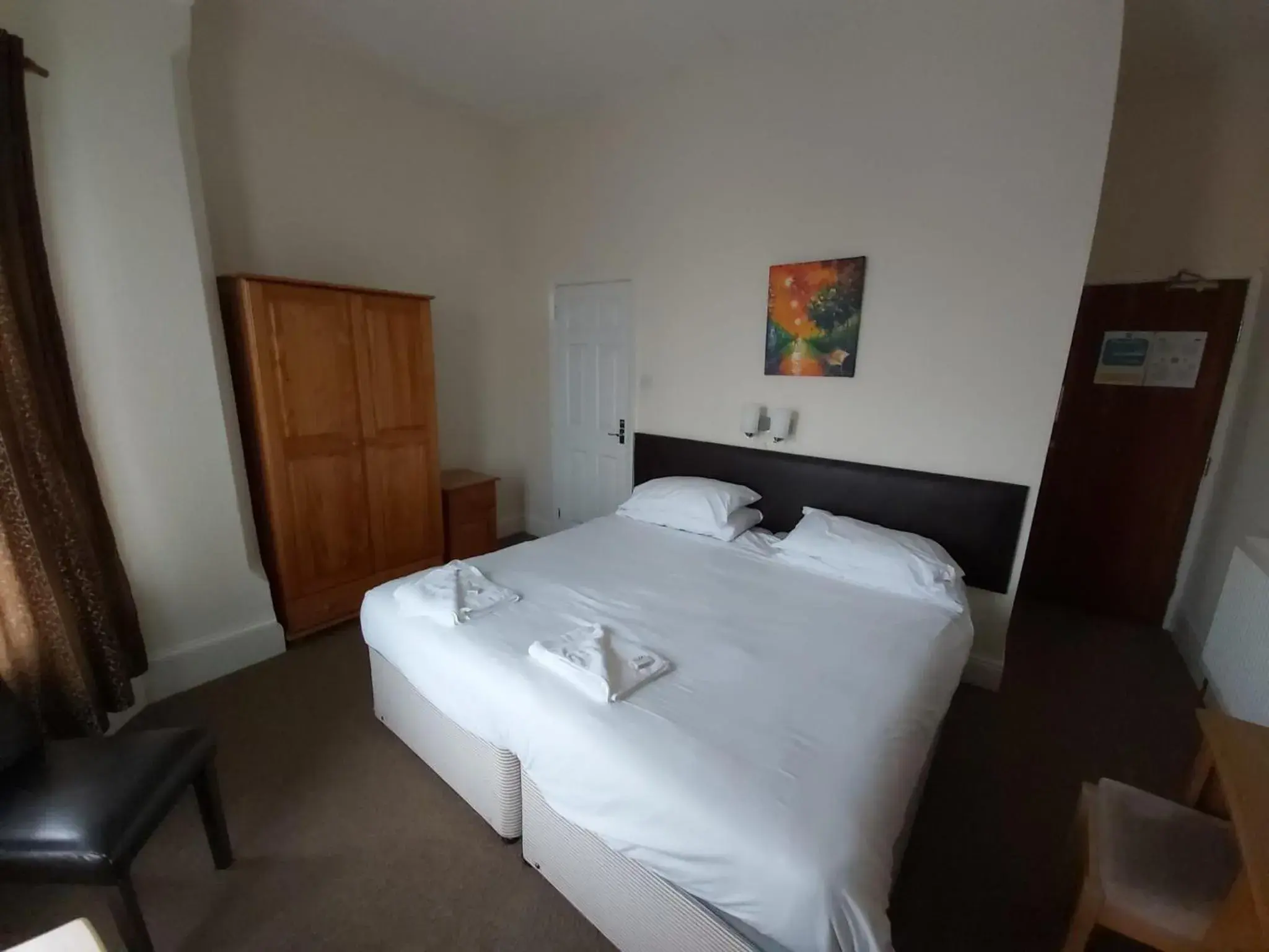 Compact Double Room in Channel View Hotel Compact Double Room in Channel View Hotel