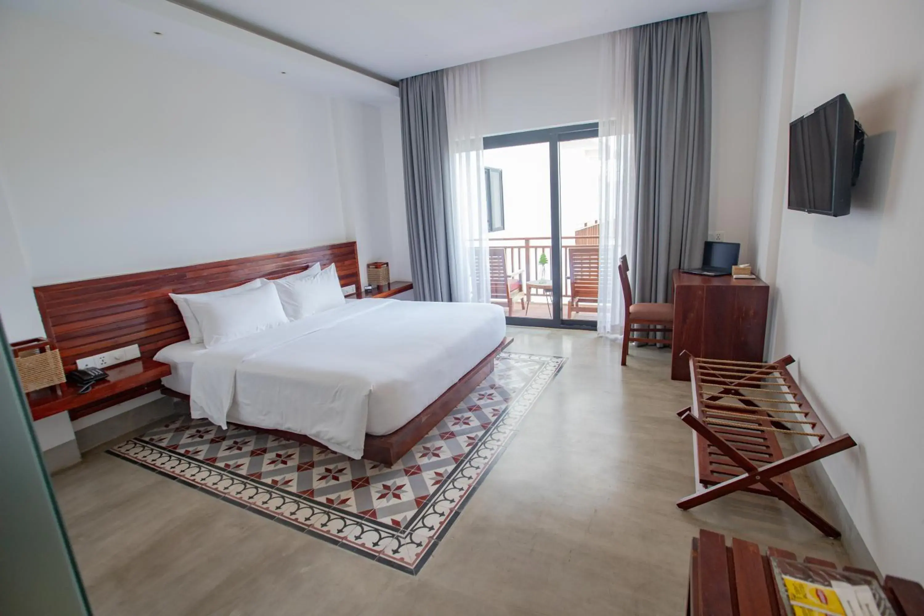 Double Room with Pool View in DACO Hotel Double Room with Pool View in DACO Hotel