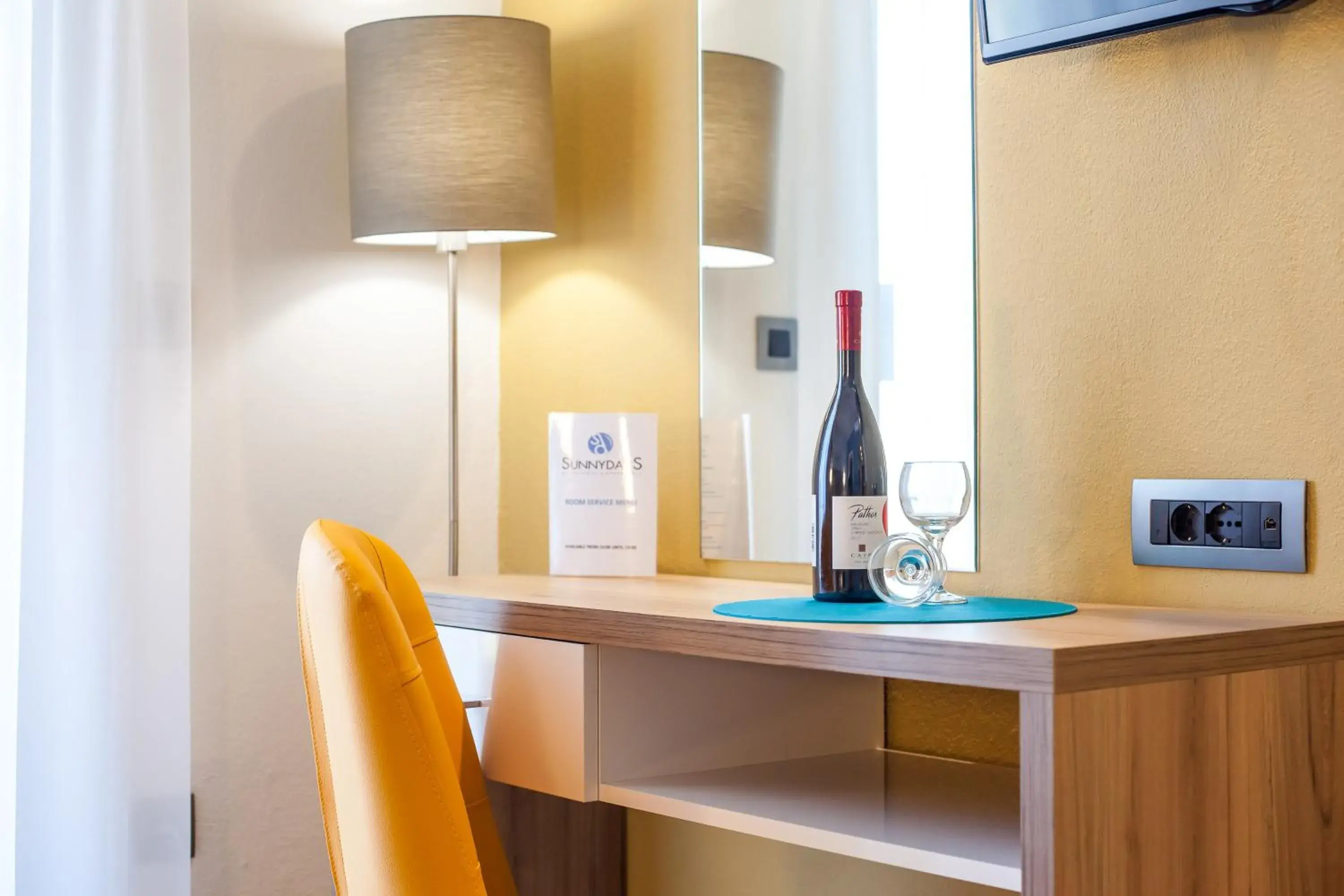 Standard Twin Room in Sunny Days Hotel Standard Twin Room in Sunny Days Hotel