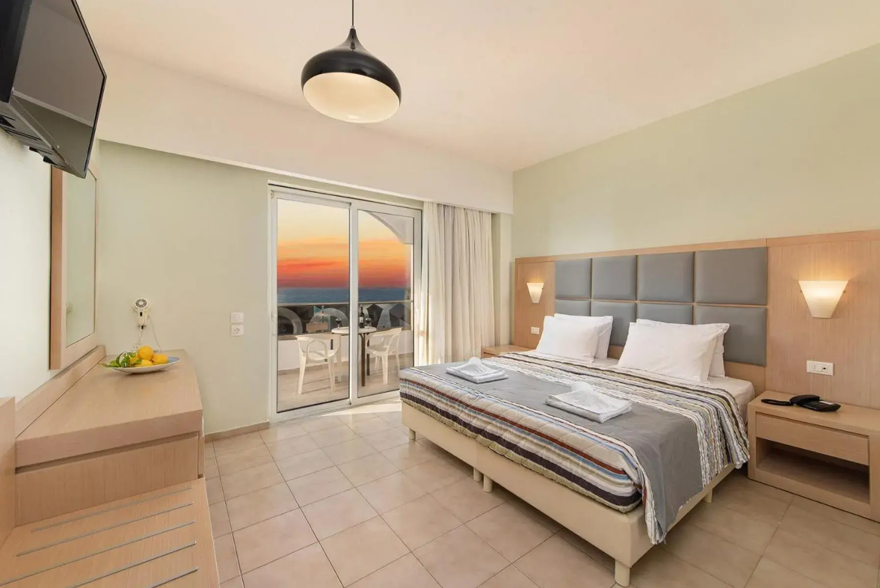 Suite with Sea View in Sunny Days Hotel Suite with Sea View in Sunny Days Hotel