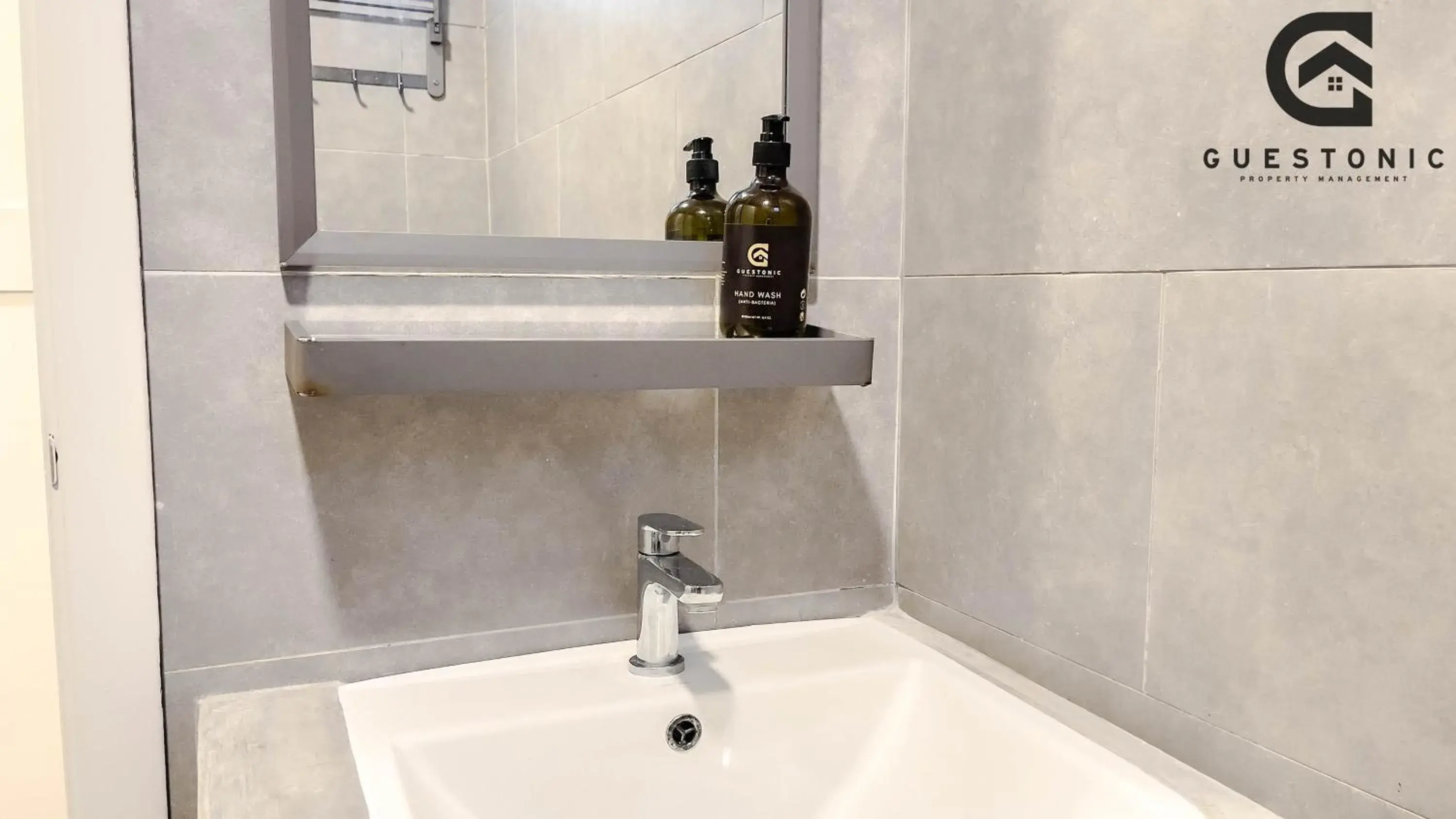 Two-Bedroom Apartment in NeuSuite Cozy Studio by GUESTONIC Two-Bedroom Apartment in NeuSuite Cozy Studio by GUESTONIC