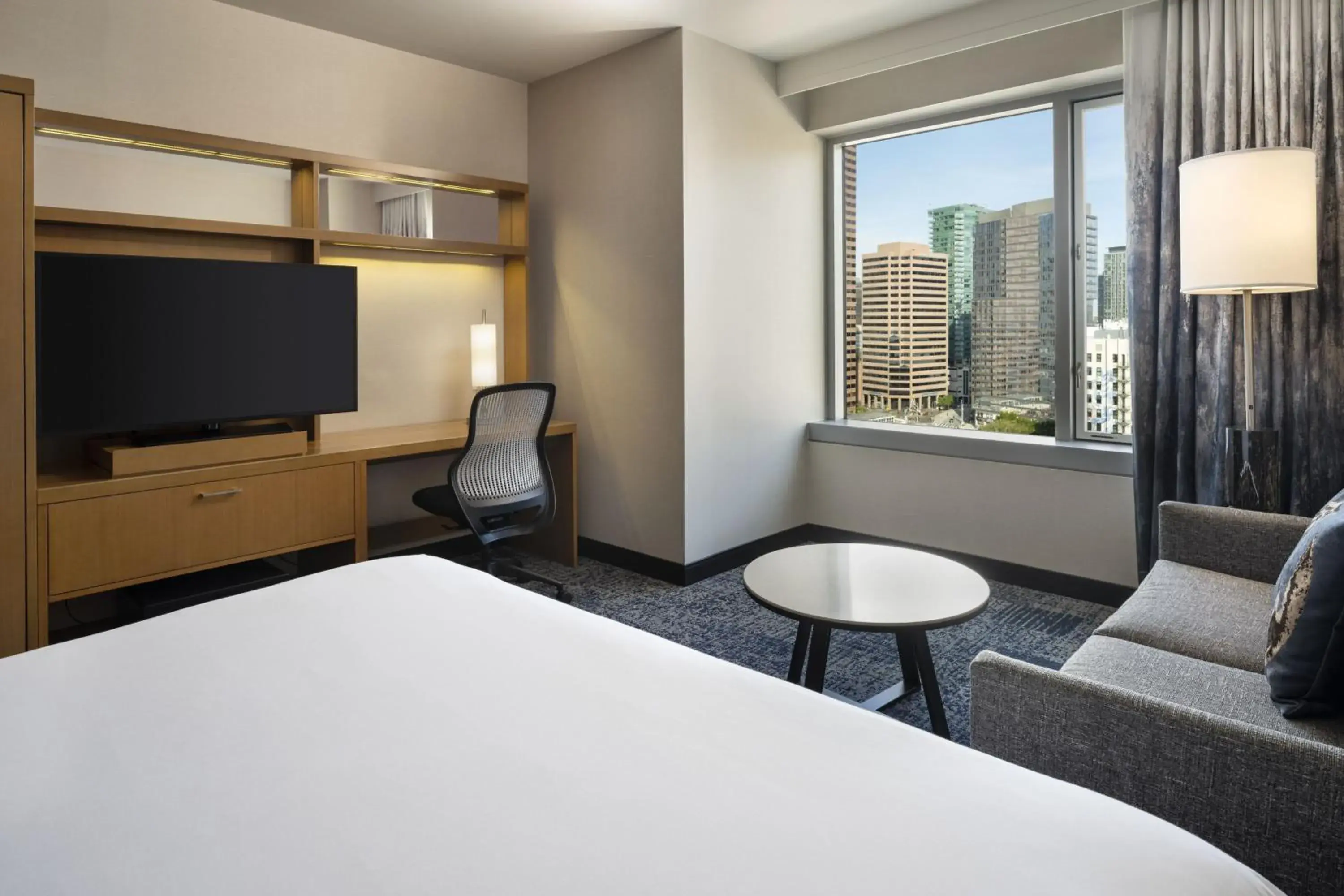 Guest King Room with Sofa Bed and City View - High Floor in Courtyard by Marriott Los Angeles L.A. LIVE Guest King Room with Sofa Bed and City View - High Floor in Courtyard by Marriott Los Angeles L.A. LIVE