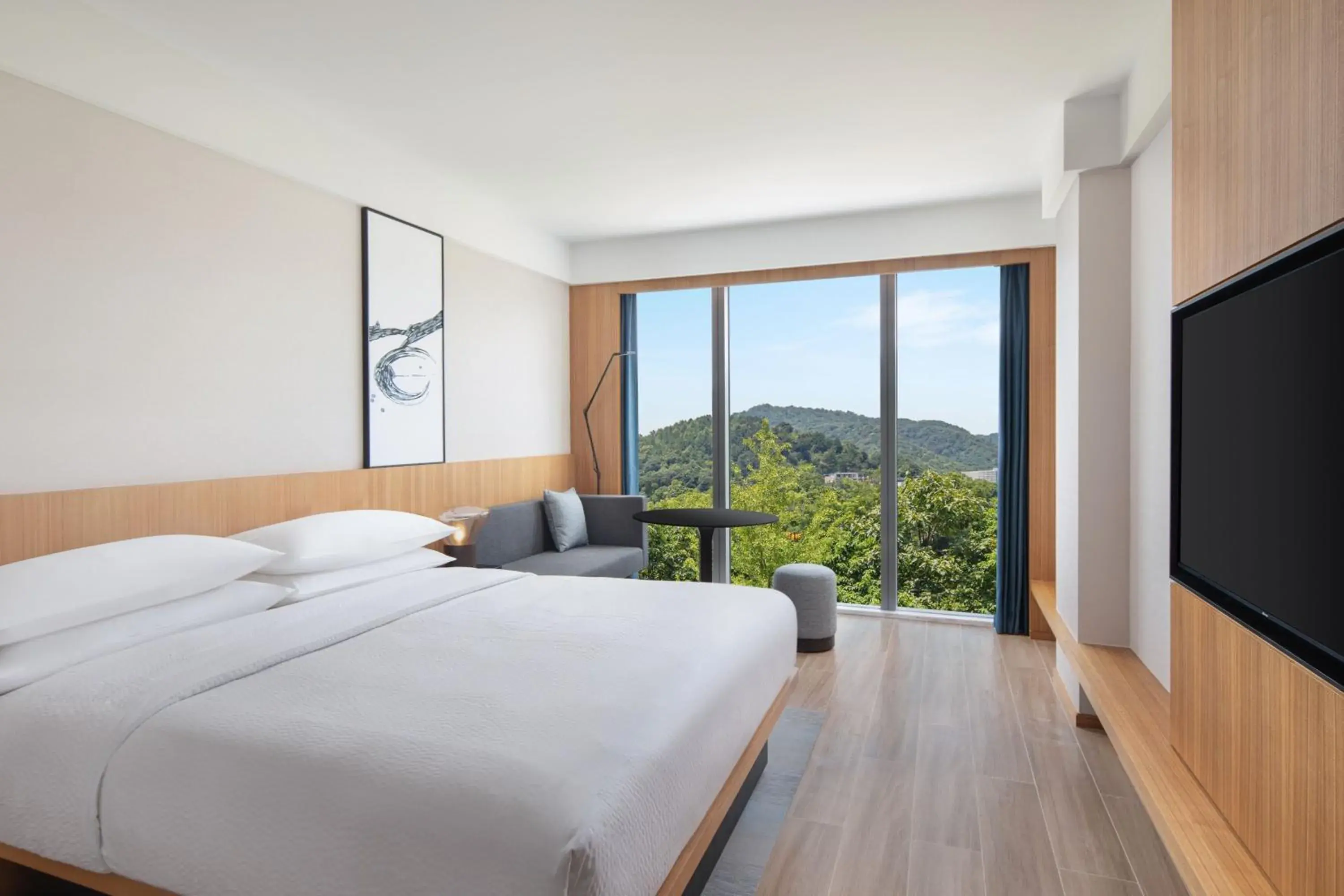 Standard King Room with Mountain View in Fairfield by Marriott Changsha Yuelu Standard King Room with Mountain View in Fairfield by Marriott Changsha Yuelu