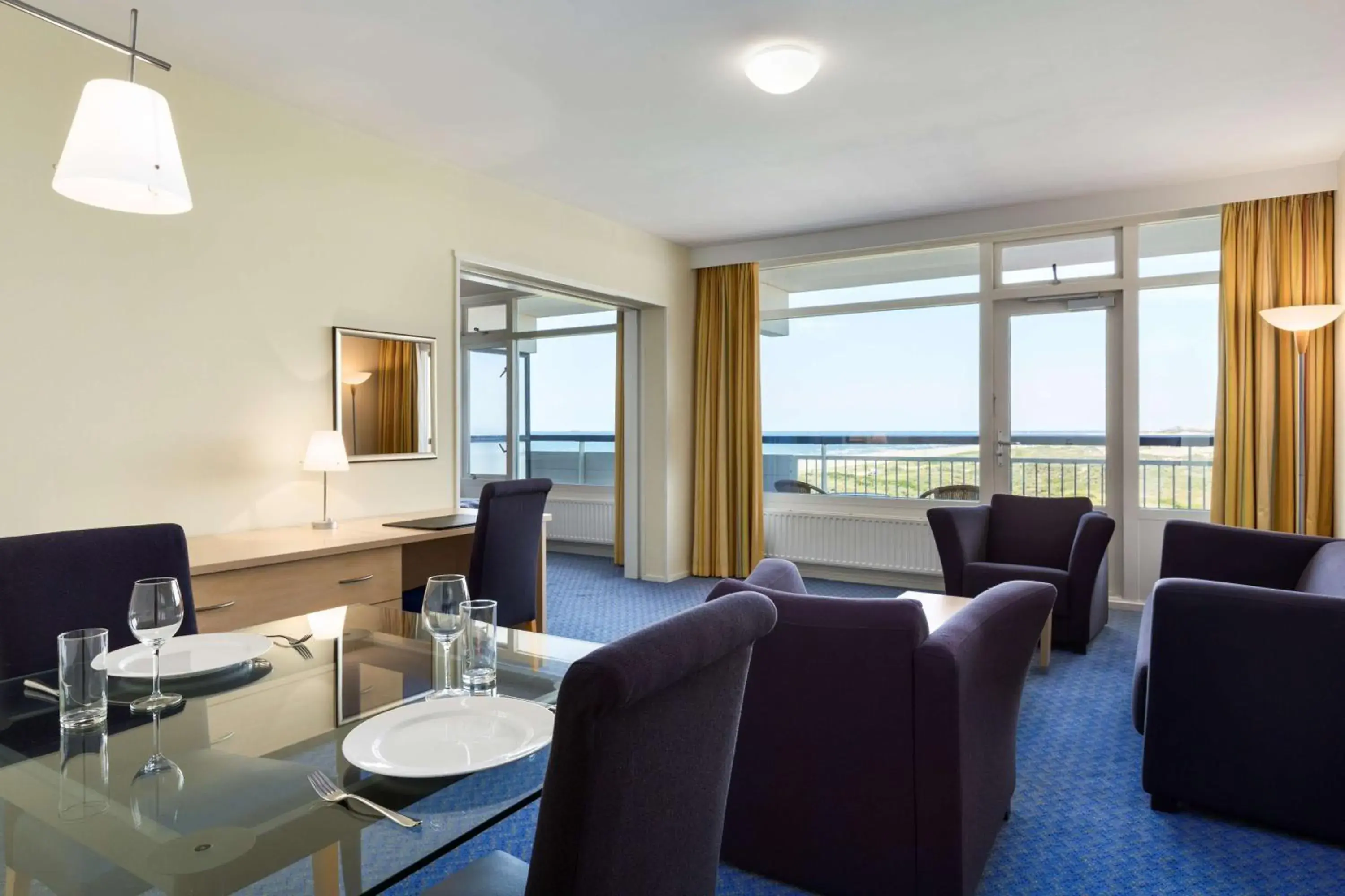 Suite in NH Atlantic Den Haag Suite in NH Atlantic Den Haag