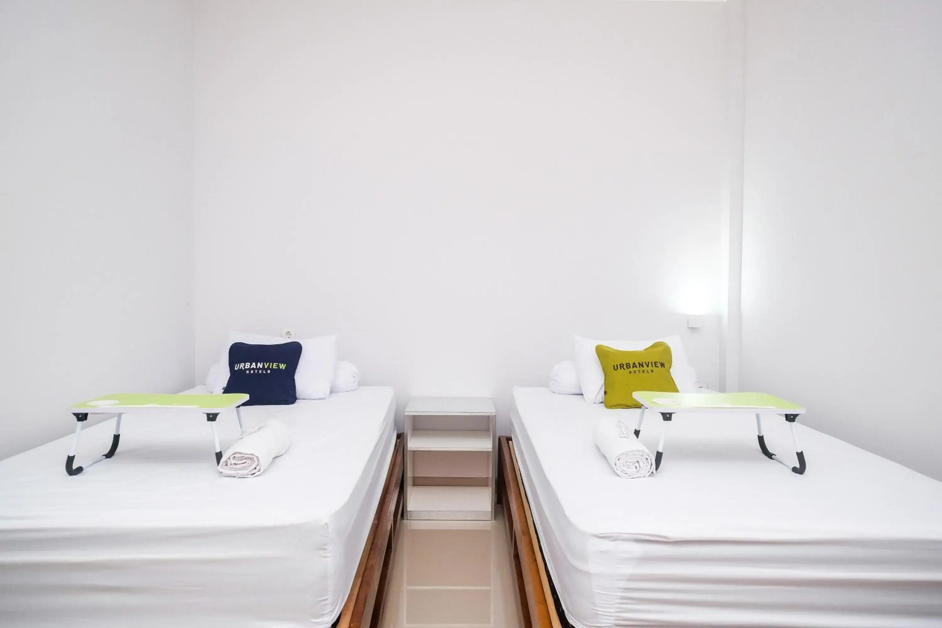 Deluxe Twin Room - single occupancy in Urbanview Syariah Loji Arum Stasiun Klaten by RedDoorz Deluxe Twin Room - single occupancy in Urbanview Syariah Loji Arum Stasiun Klaten by RedDoorz