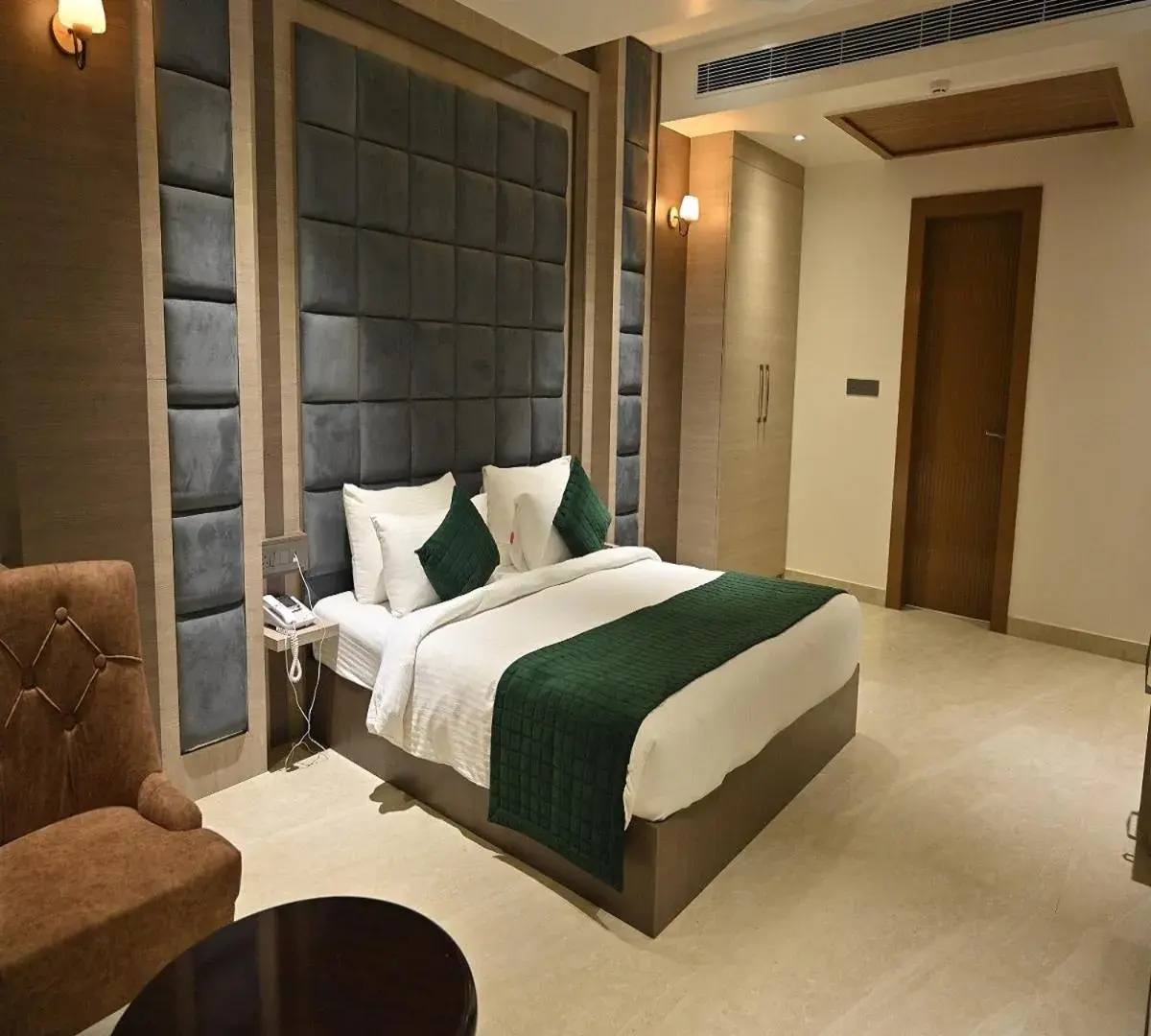 Superior King Room in Hotel Gold In Leaf Superior King Room in Hotel Gold In Leaf