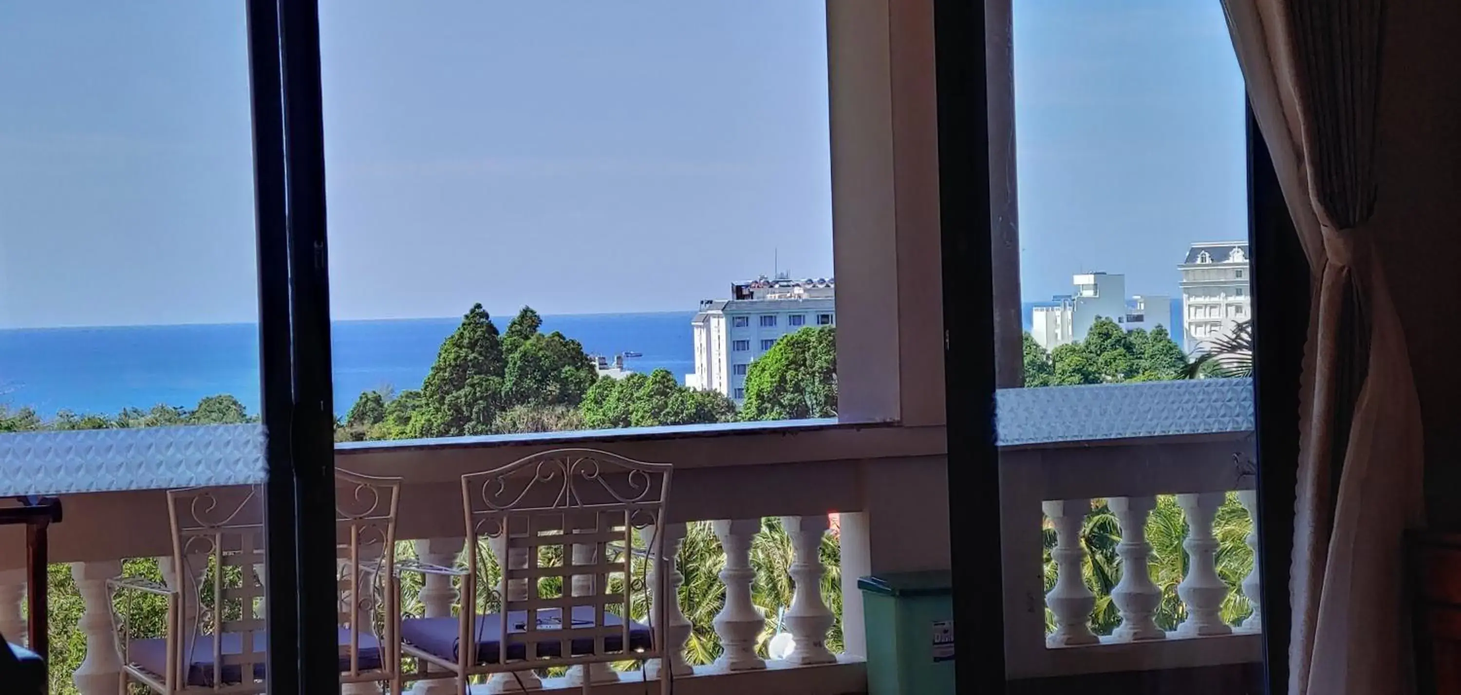 Quadruple Room with Sea View in Hong Bin Bungalow Quadruple Room with Sea View in Hong Bin Bungalow