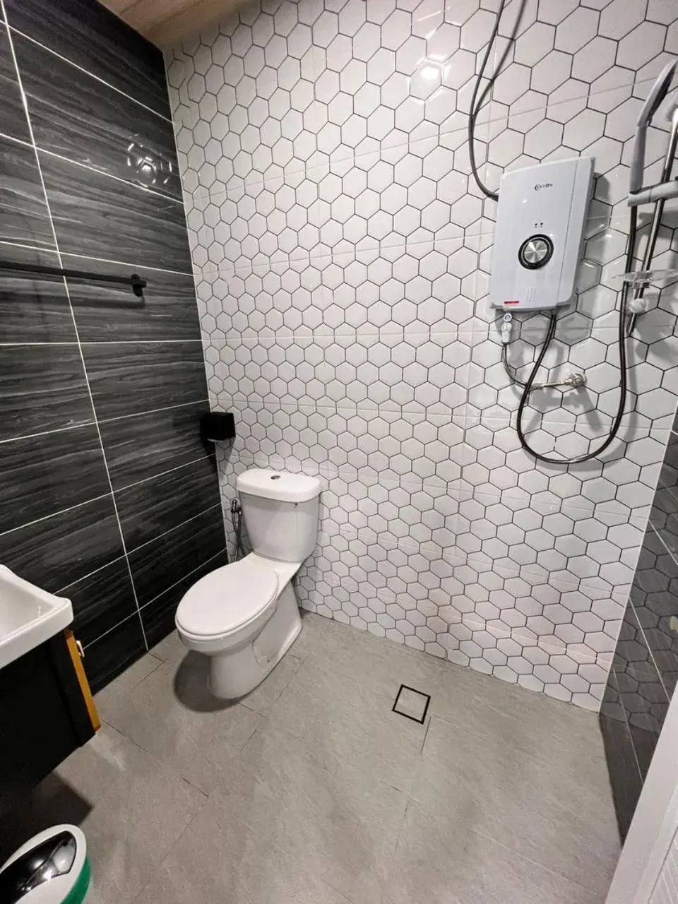 Deluxe Triple Room in BEATRIX HOTEL Deluxe Triple Room in BEATRIX HOTEL