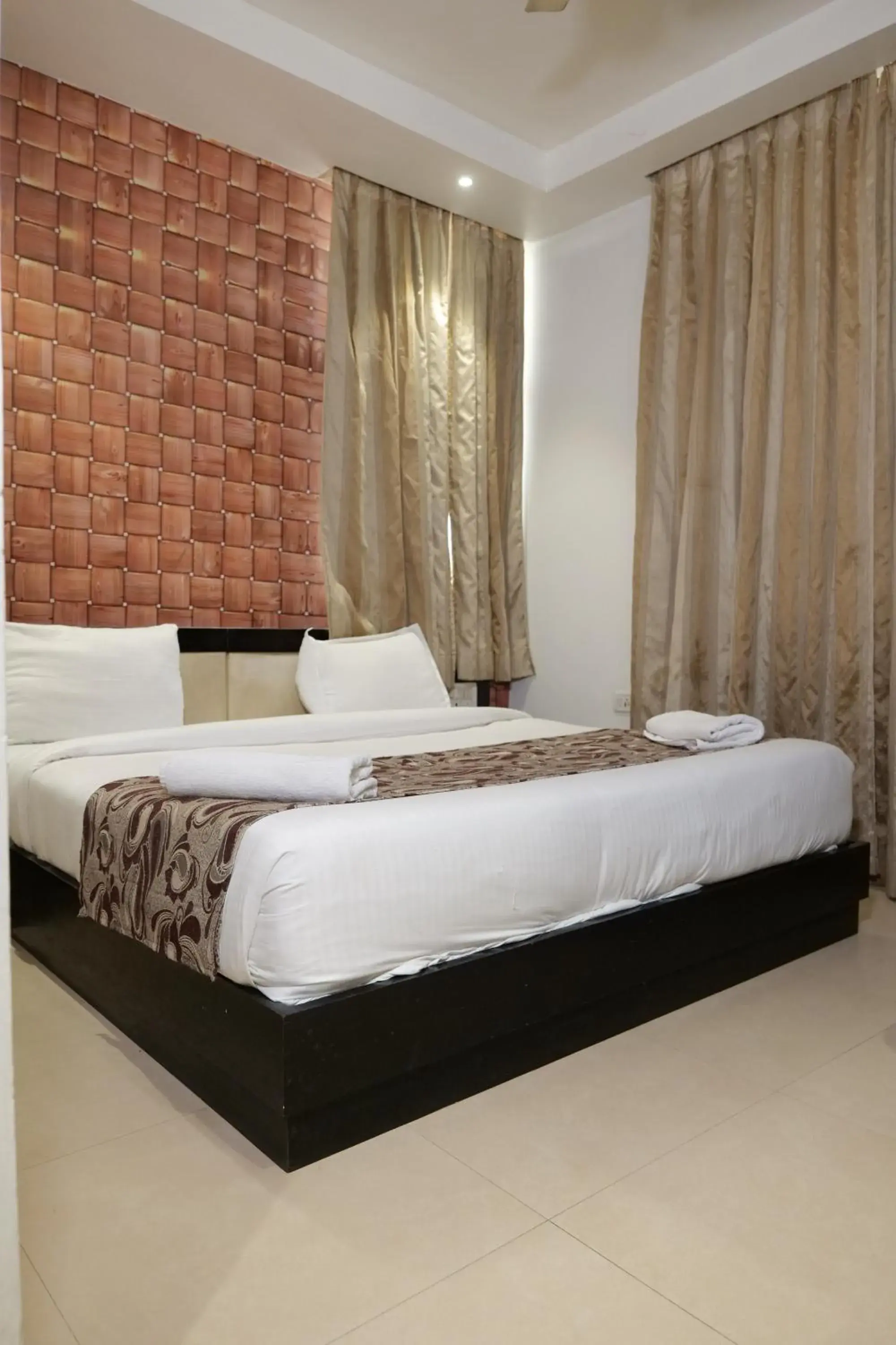 Double Room with Private Bathroom in HOTEL ANAND CASTLE Double Room with Private Bathroom in HOTEL ANAND CASTLE