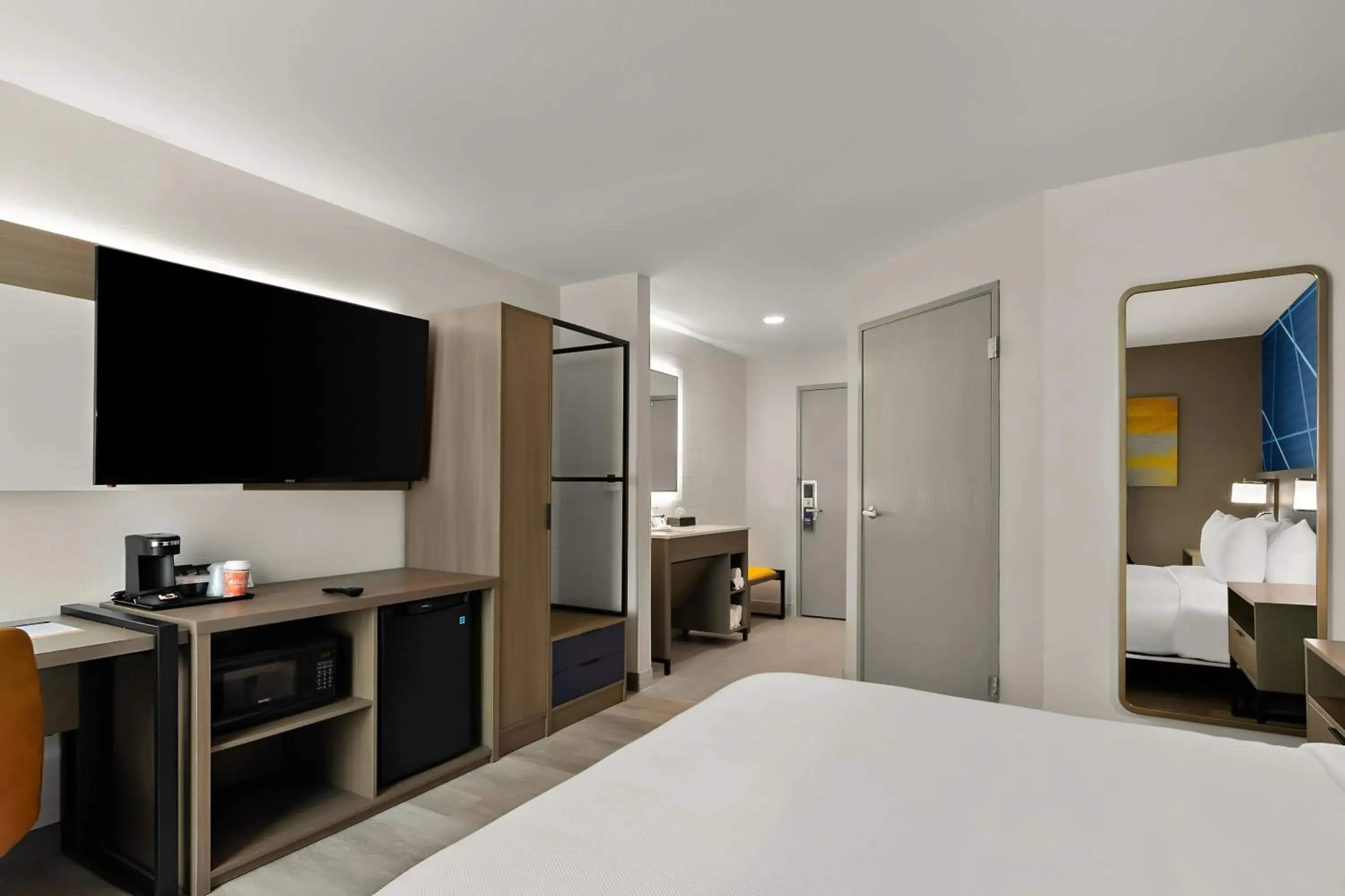 Queen Room - Disability Access/Non Smoking in Baymont by Wyndham Conroe Queen Room - Disability Access/Non Smoking in Baymont by Wyndham Conroe