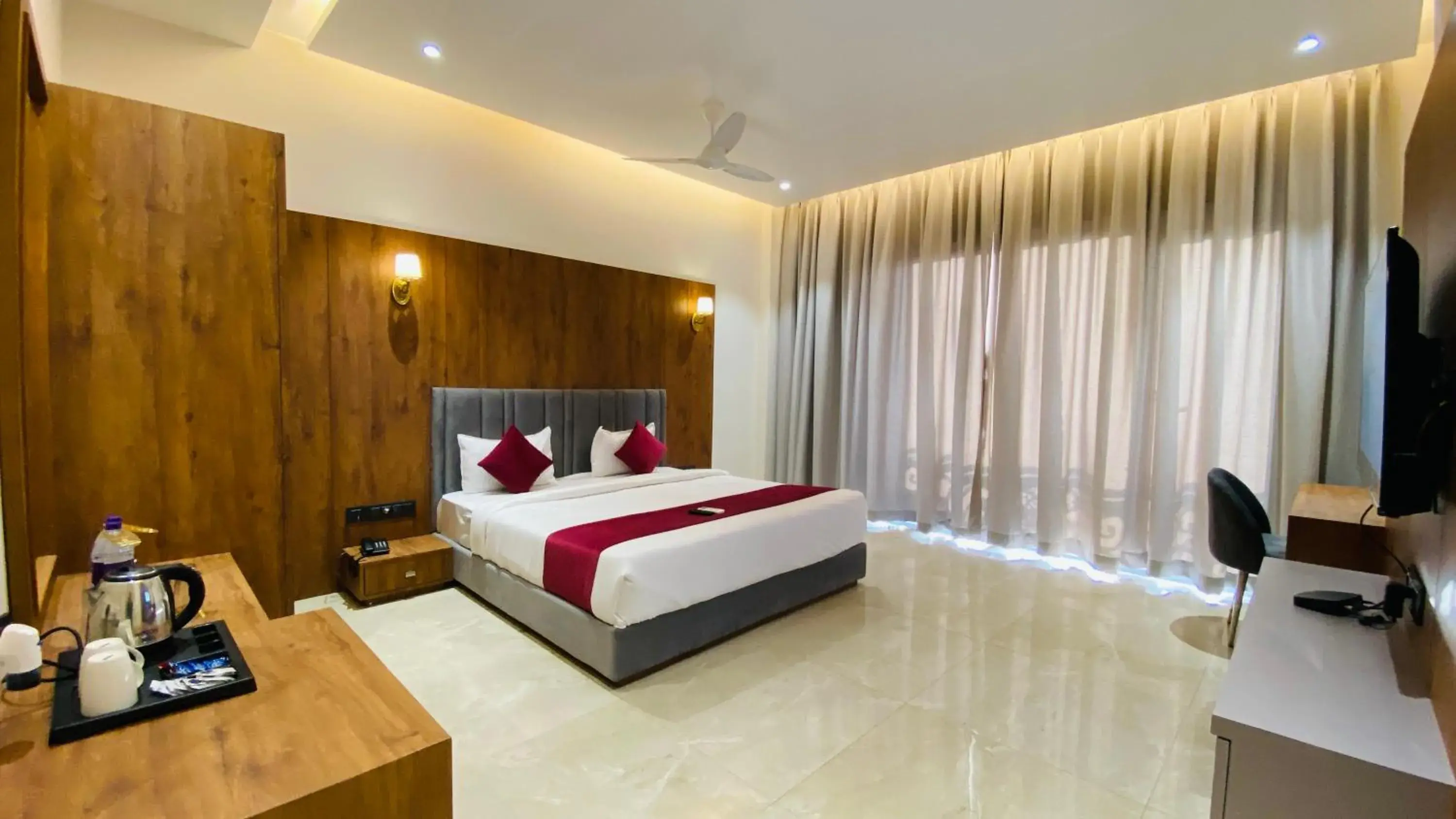 Deluxe Double Room in Gaurison Hotel and Resorts Deluxe Double Room in Gaurison Hotel and Resorts