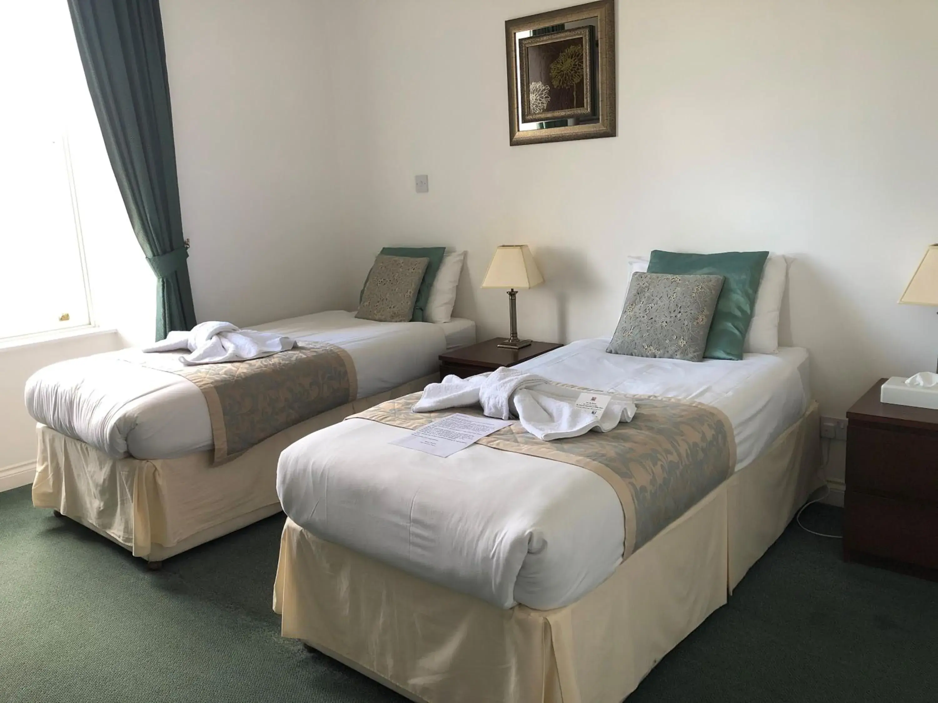 Twin Room in The Victoria Hotel Twin Room in The Victoria Hotel