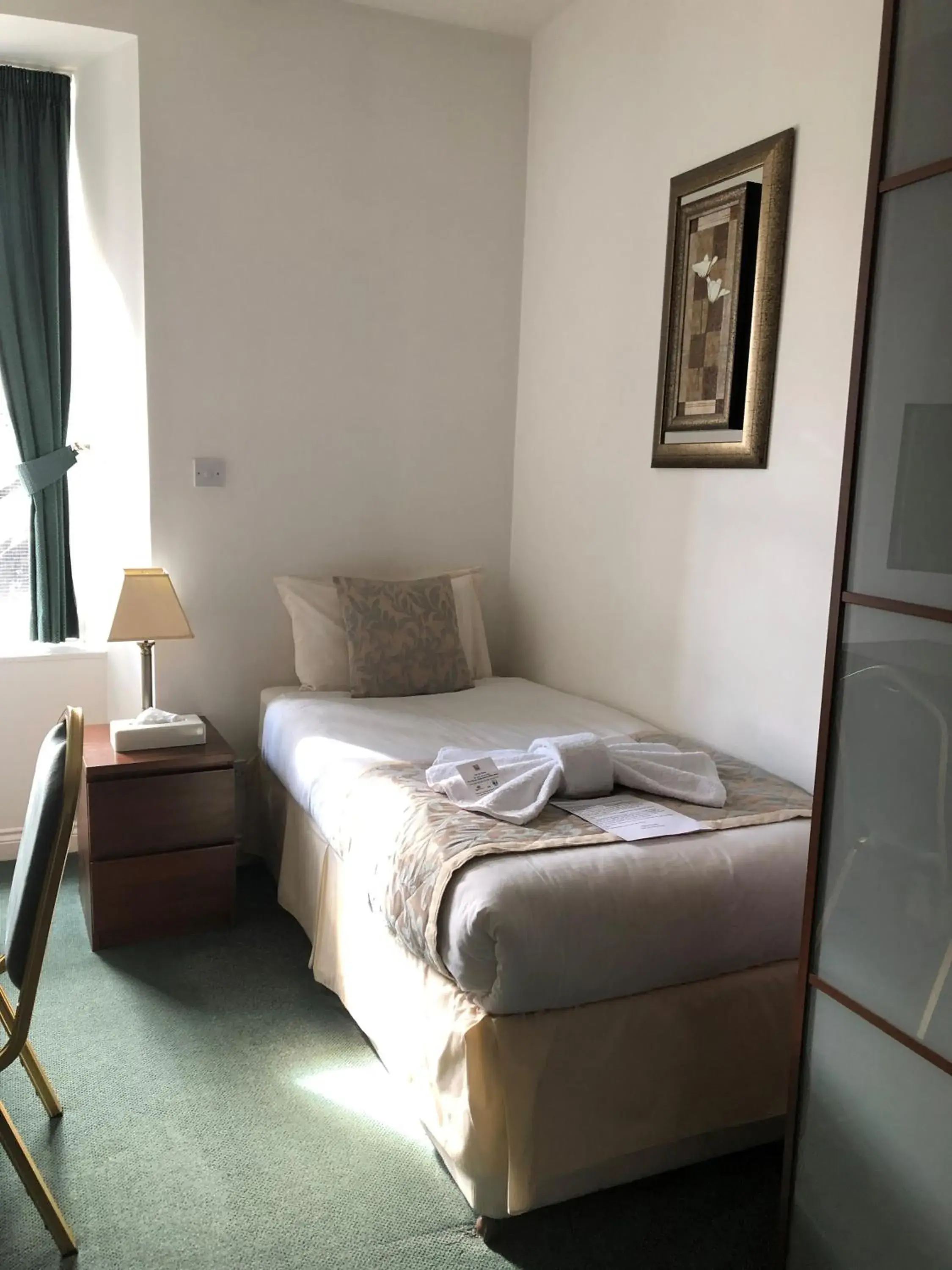 Single Room in The Victoria Hotel Single Room in The Victoria Hotel