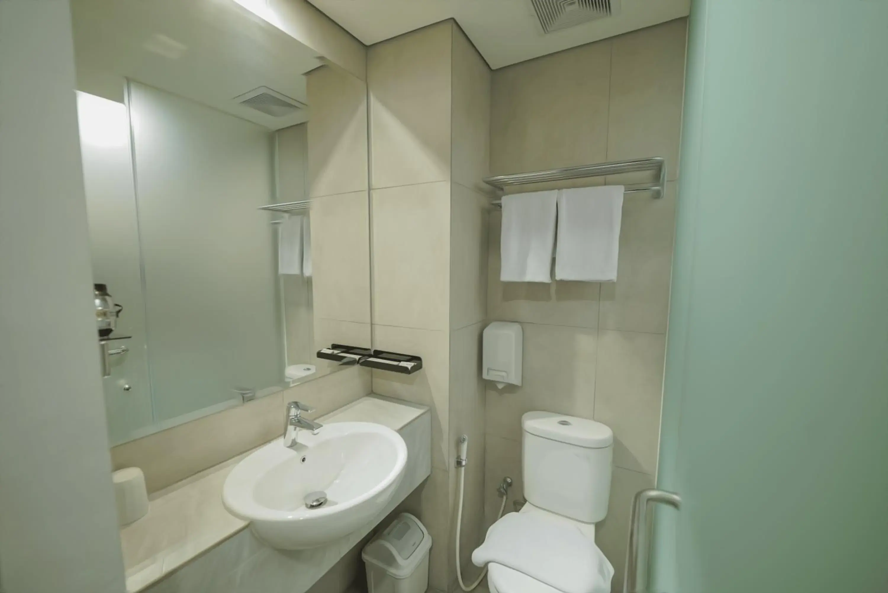 Single Room in Front One Boutique Hotel Taman Anggrek Single Room in Front One Boutique Hotel Taman Anggrek