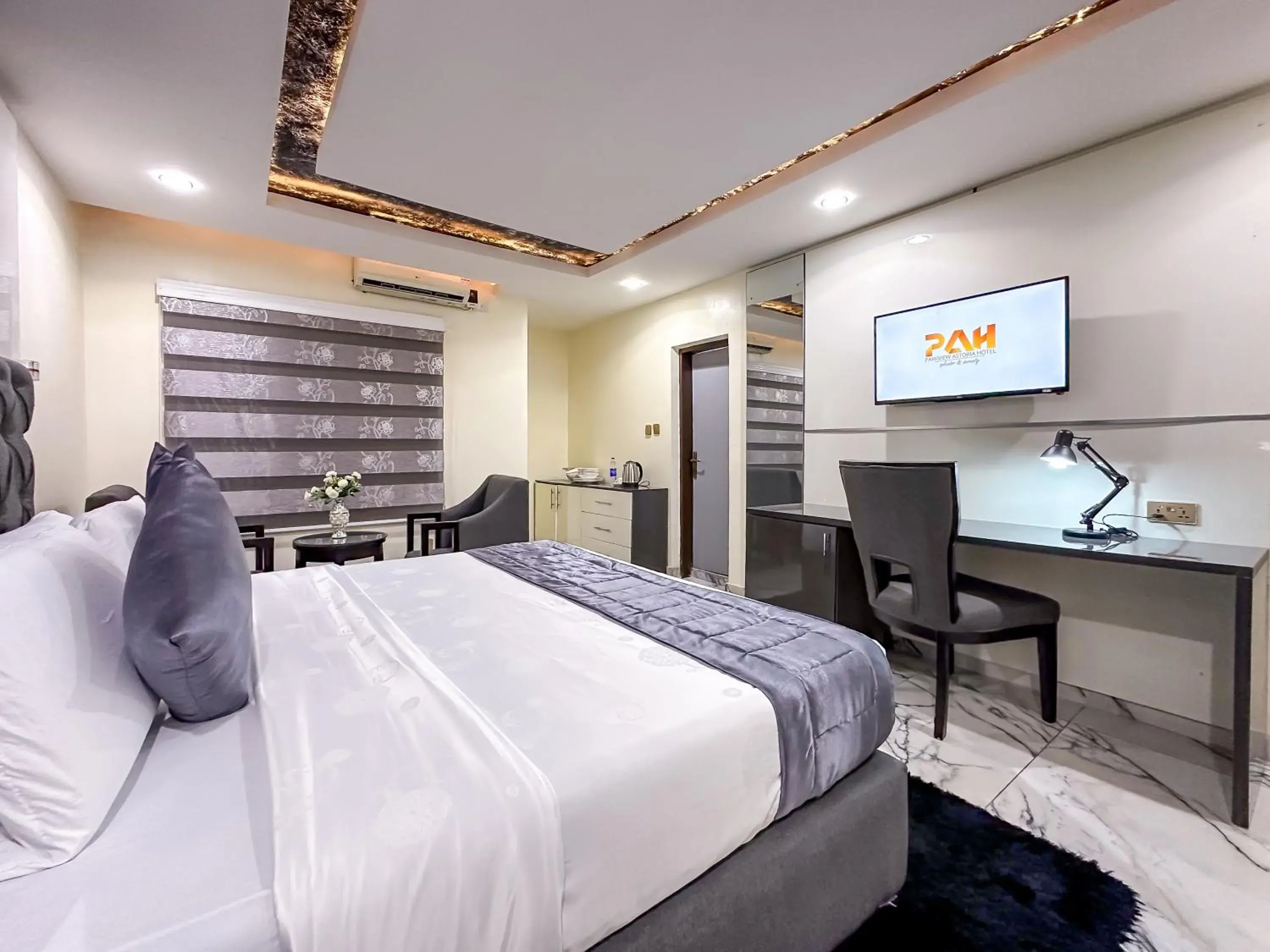 King Suite in Parkview Astoria Hotel King Suite in Parkview Astoria Hotel