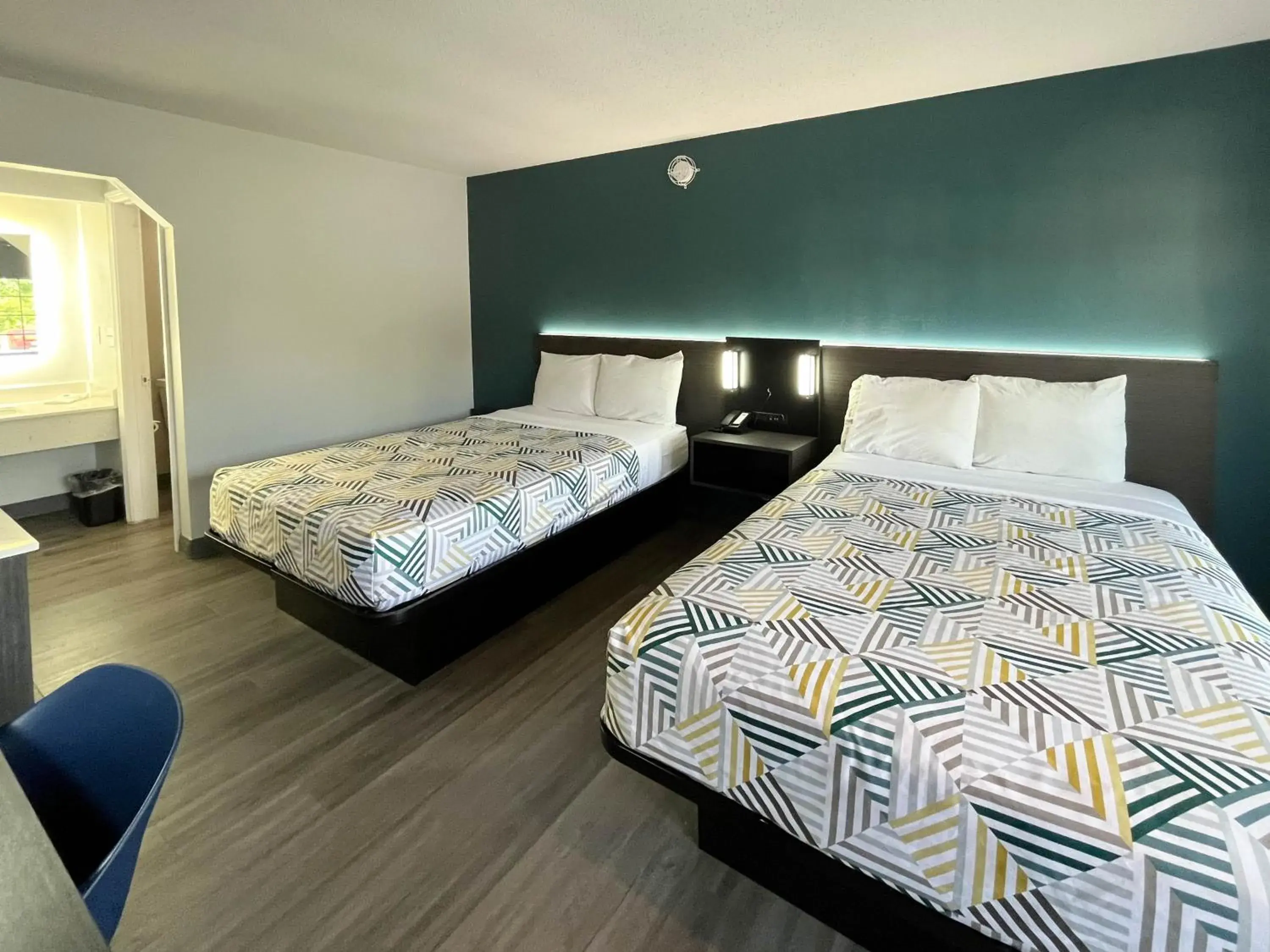 Quadruple Room - single occupancy - Non-Smoking in Studio 6 Suites - Lafayette, IN Quadruple Room - single occupancy - Non-Smoking in Studio 6 Suites - Lafayette, IN