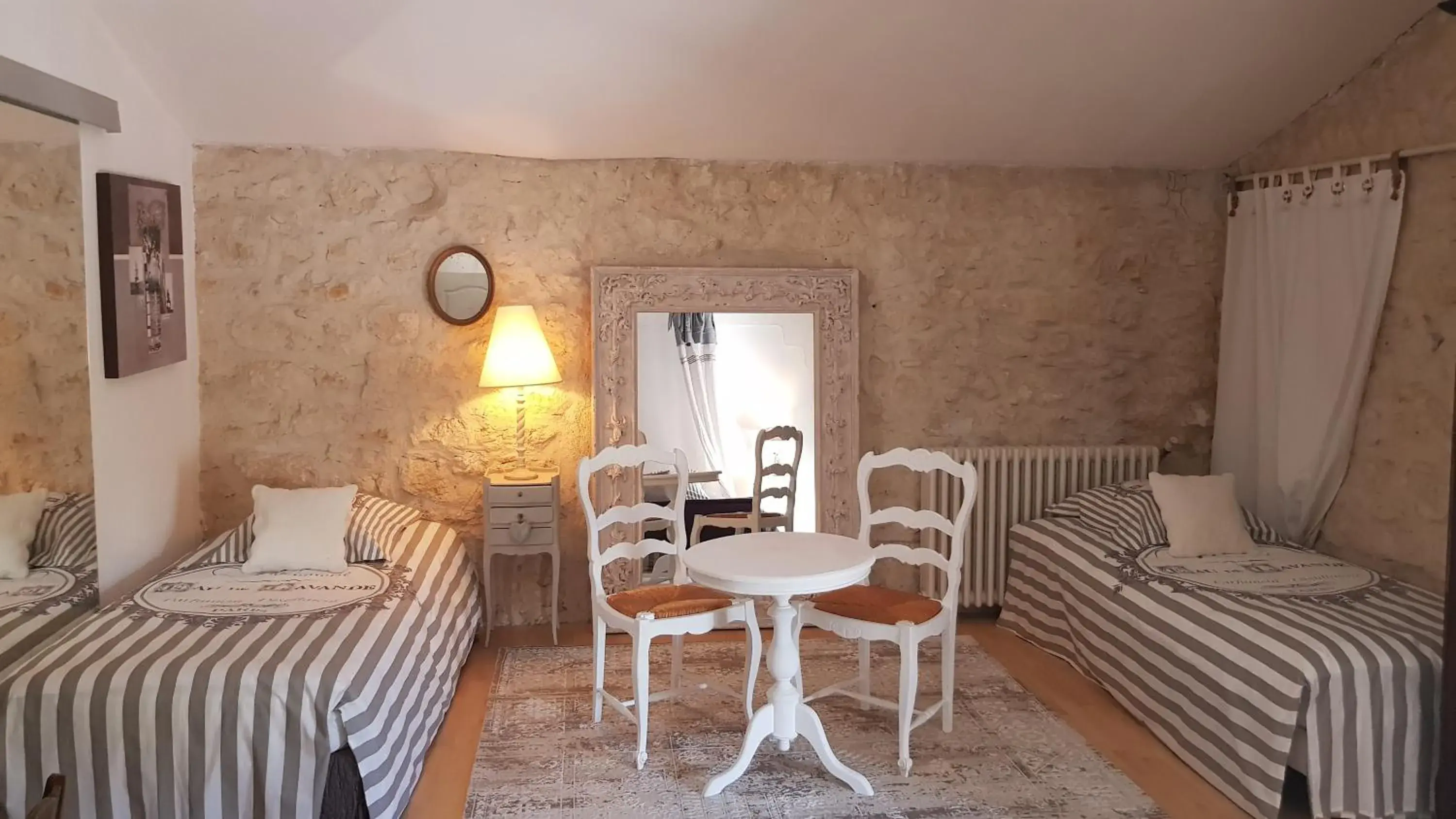 Deluxe Double Room in La Demeure du Pressoir Deluxe Double Room in La Demeure du Pressoir