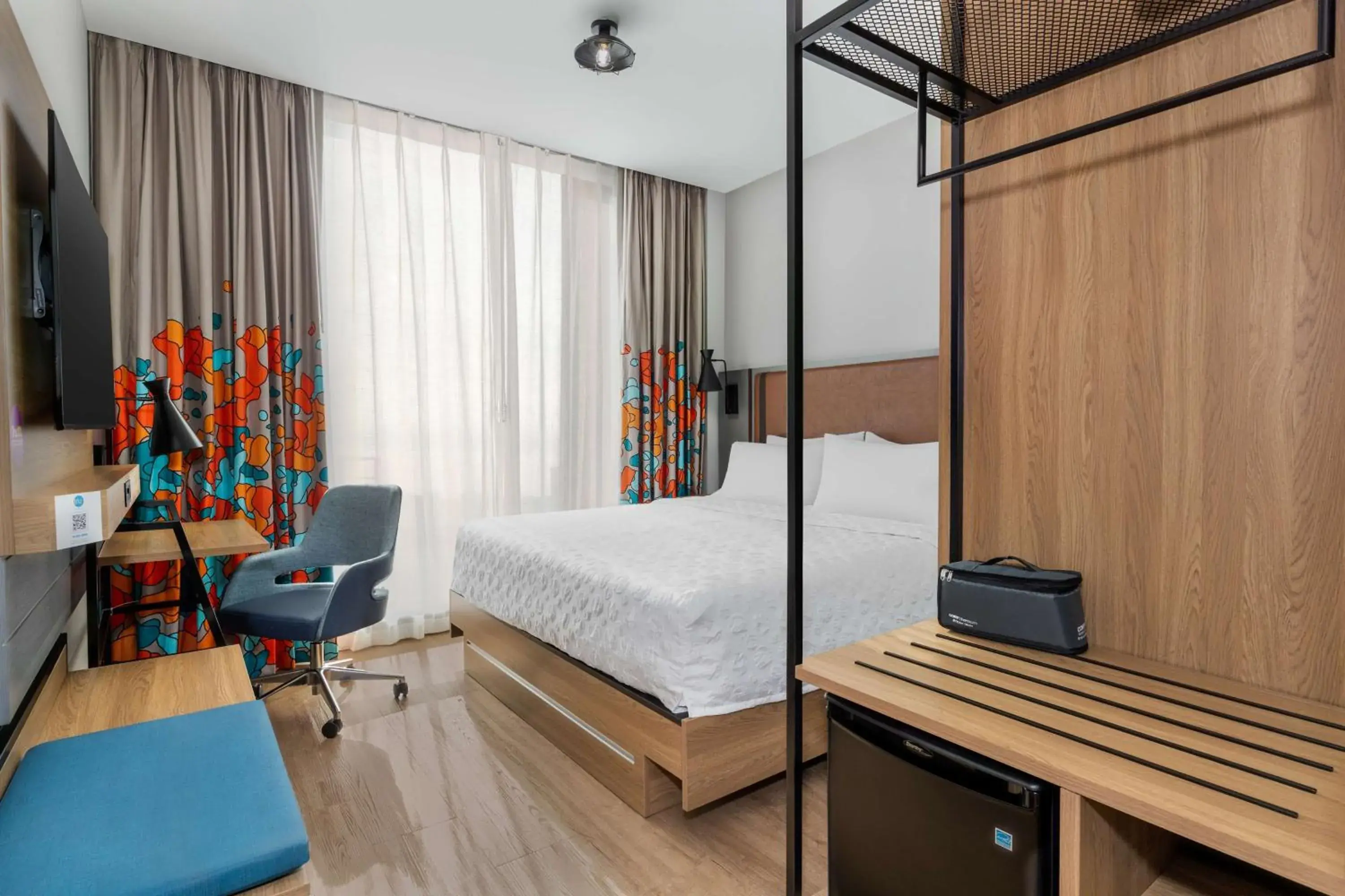 King Room with Roll-In Shower - Mobility and Hearing Access in Tru By Hilton Brooklyn King Room with Roll-In Shower - Mobility and Hearing Access in Tru By Hilton Brooklyn