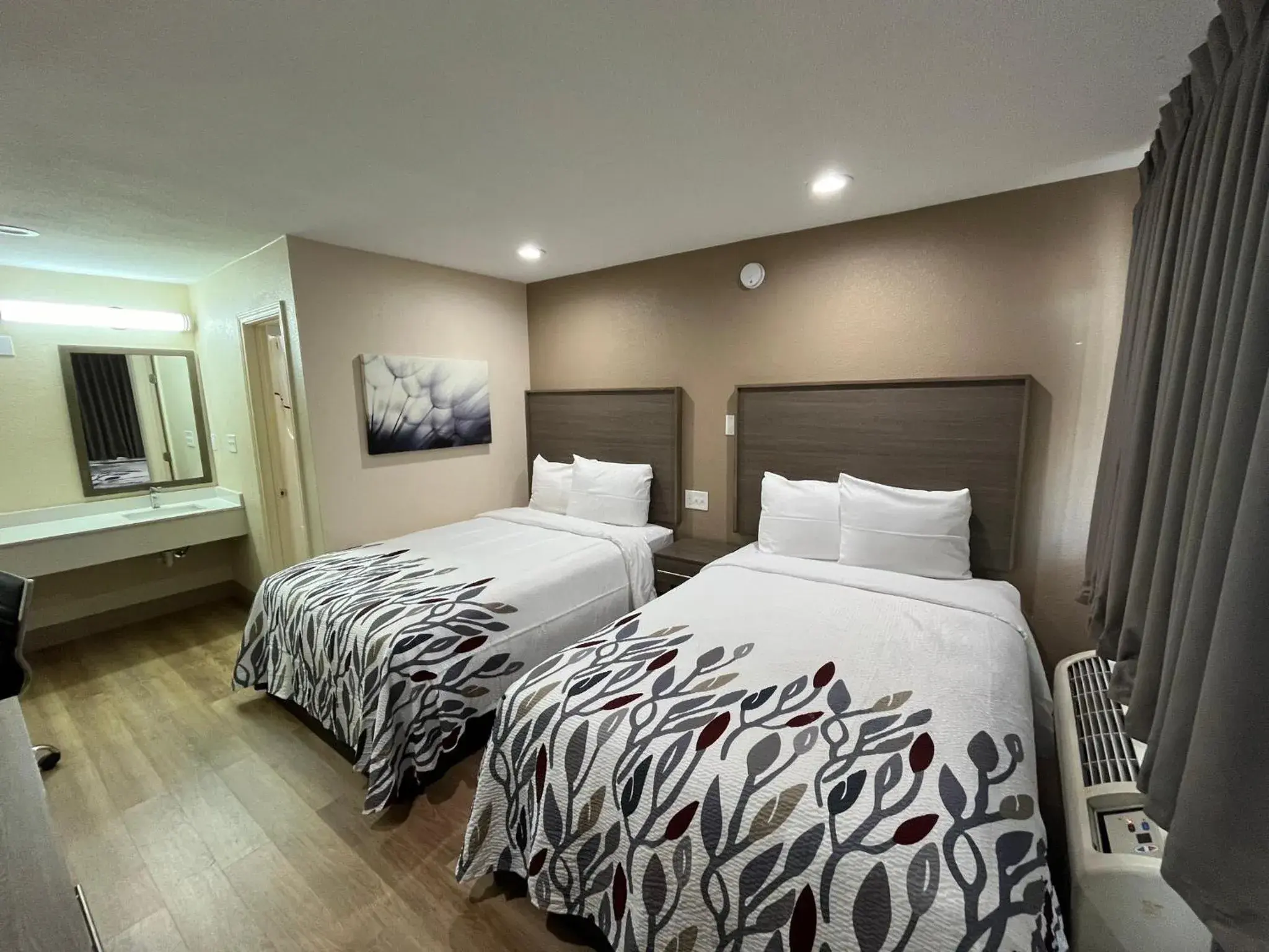 Standard Room with Two Double Beds Smoking in Deluxe Inn Standard Room with Two Double Beds Smoking in Deluxe Inn