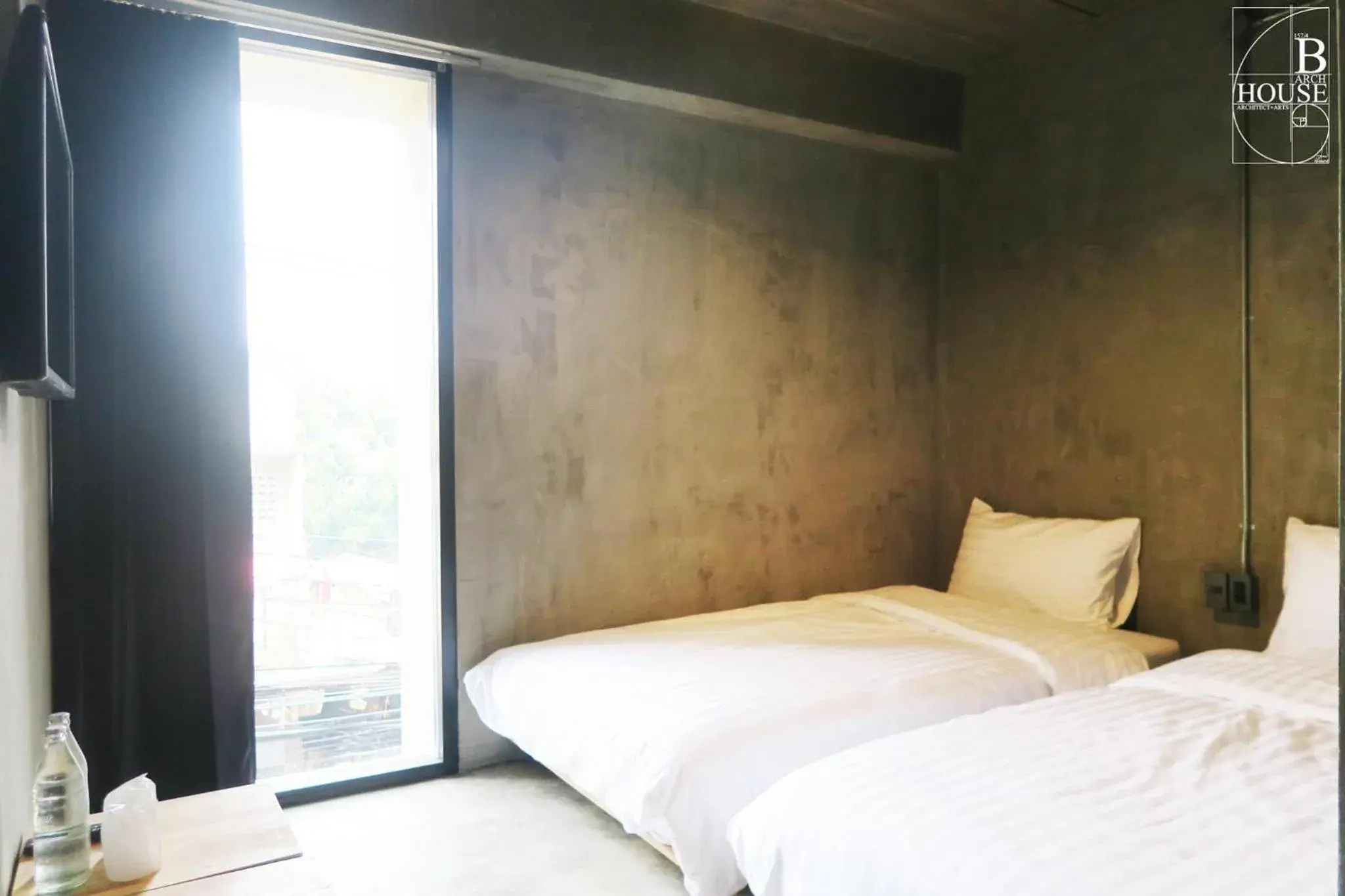 Twin Room with Private Bathroom in B Arch House Hotel and Cafe ll NO PARKING ll Twin Room with Private Bathroom in B Arch House Hotel and Cafe ll NO PARKING ll