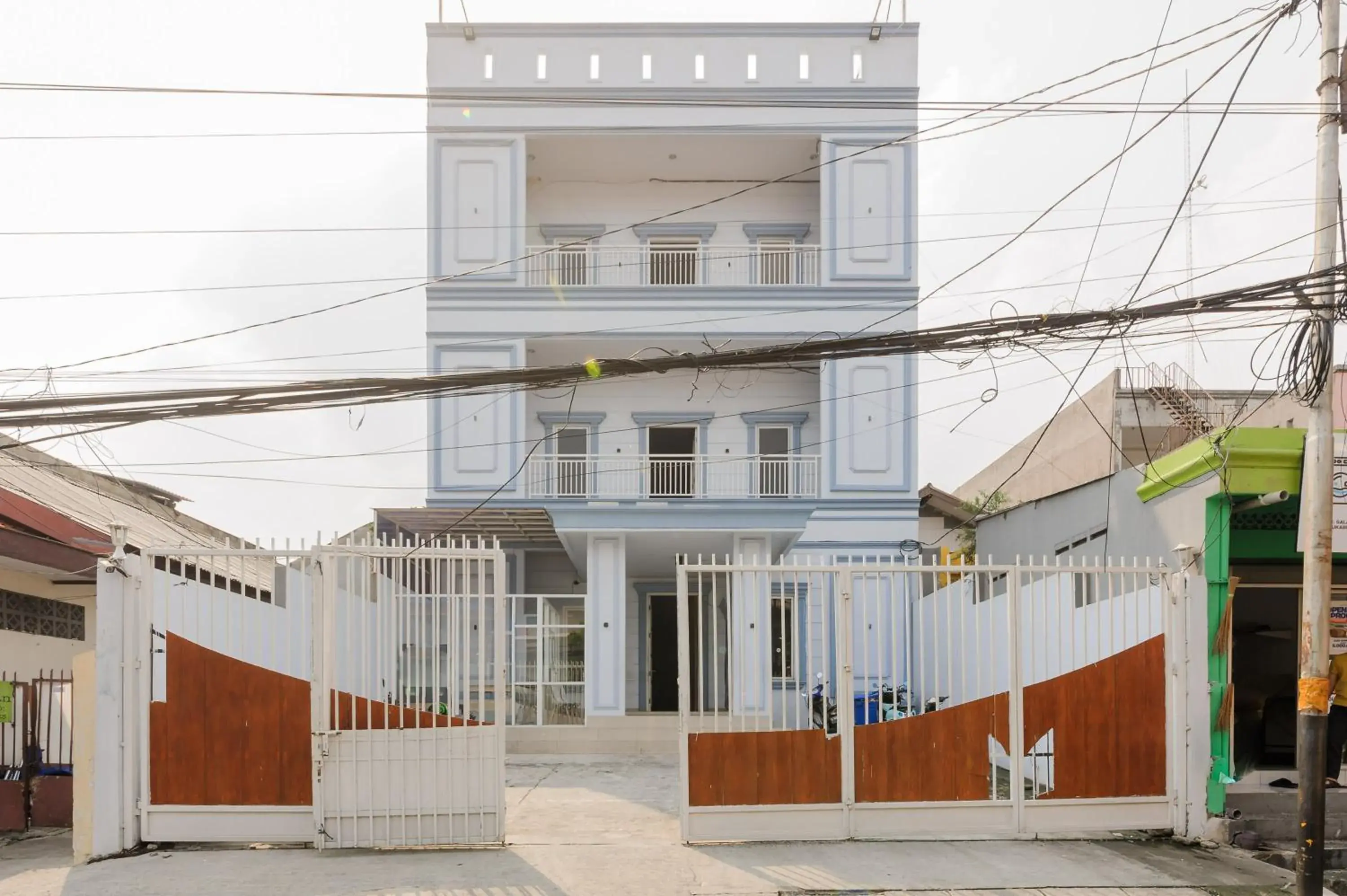 RedDoorz near Stasiun Palmerah RedDoorz near Stasiun Palmerah